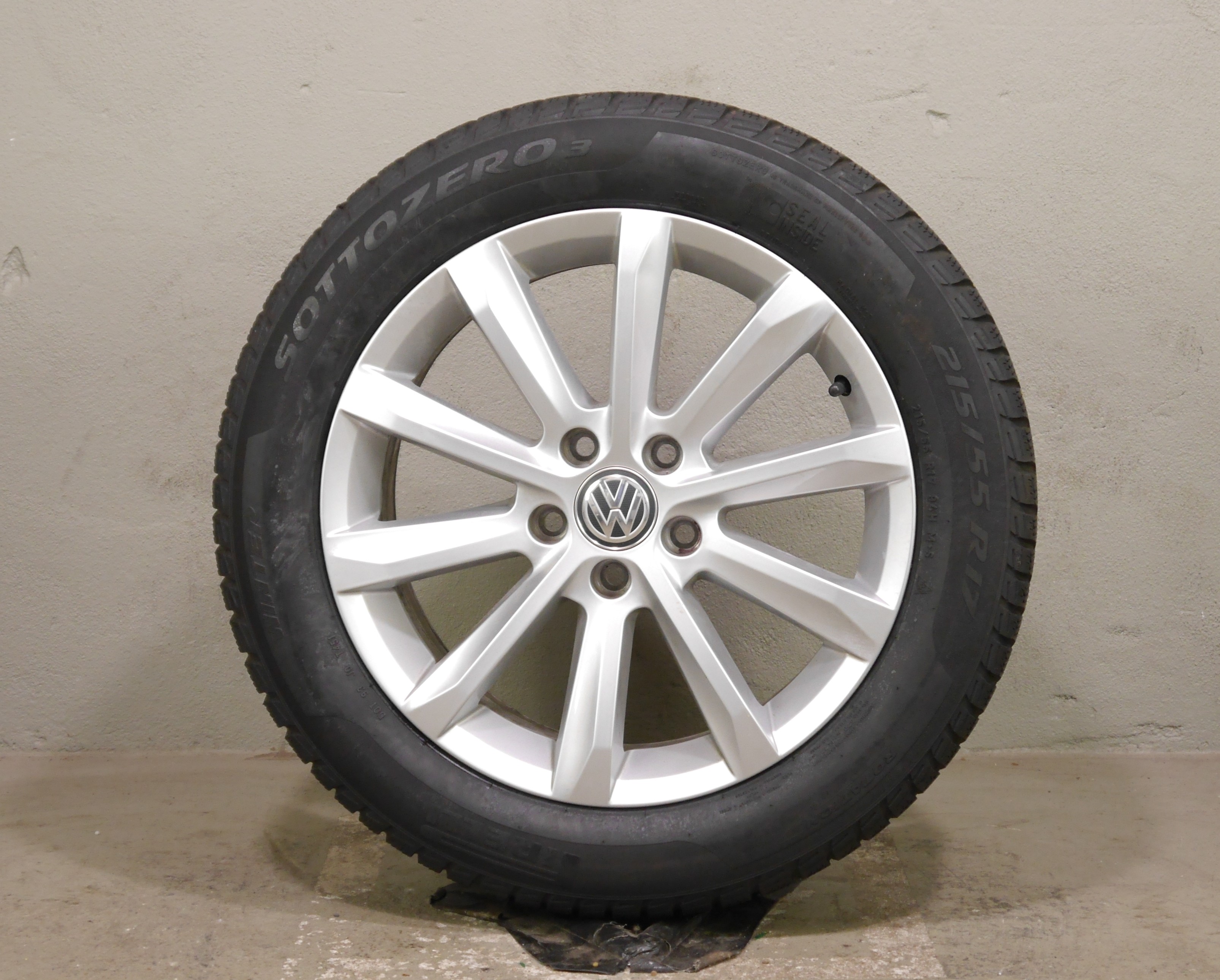 VW Passat B8 Aluradsatz – Winter 215/55 R17 94H – 3G0601025C SEAL