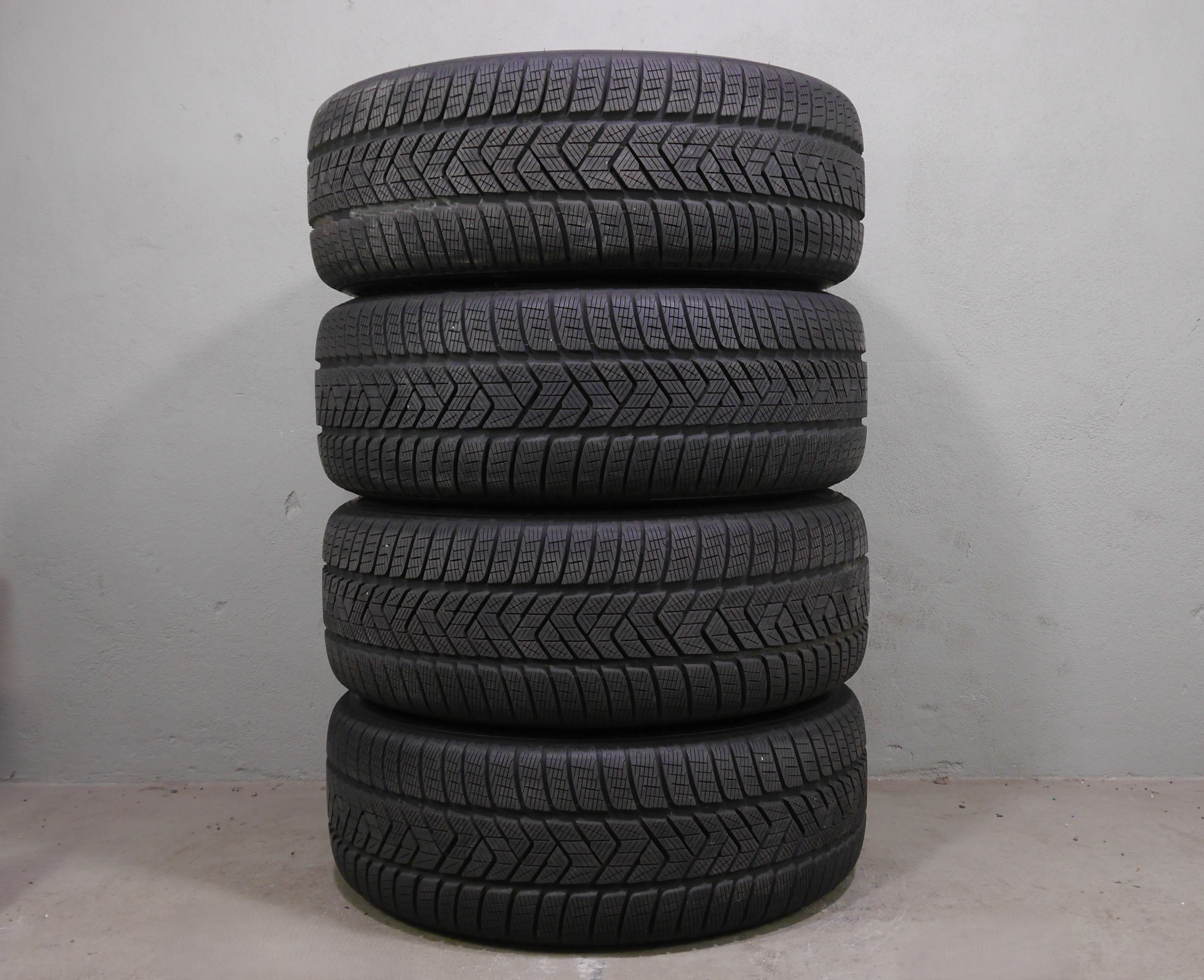 Audi Q7 Aluradsatz – Winter 255/60 R18 108H (AO) – 4M0601025A