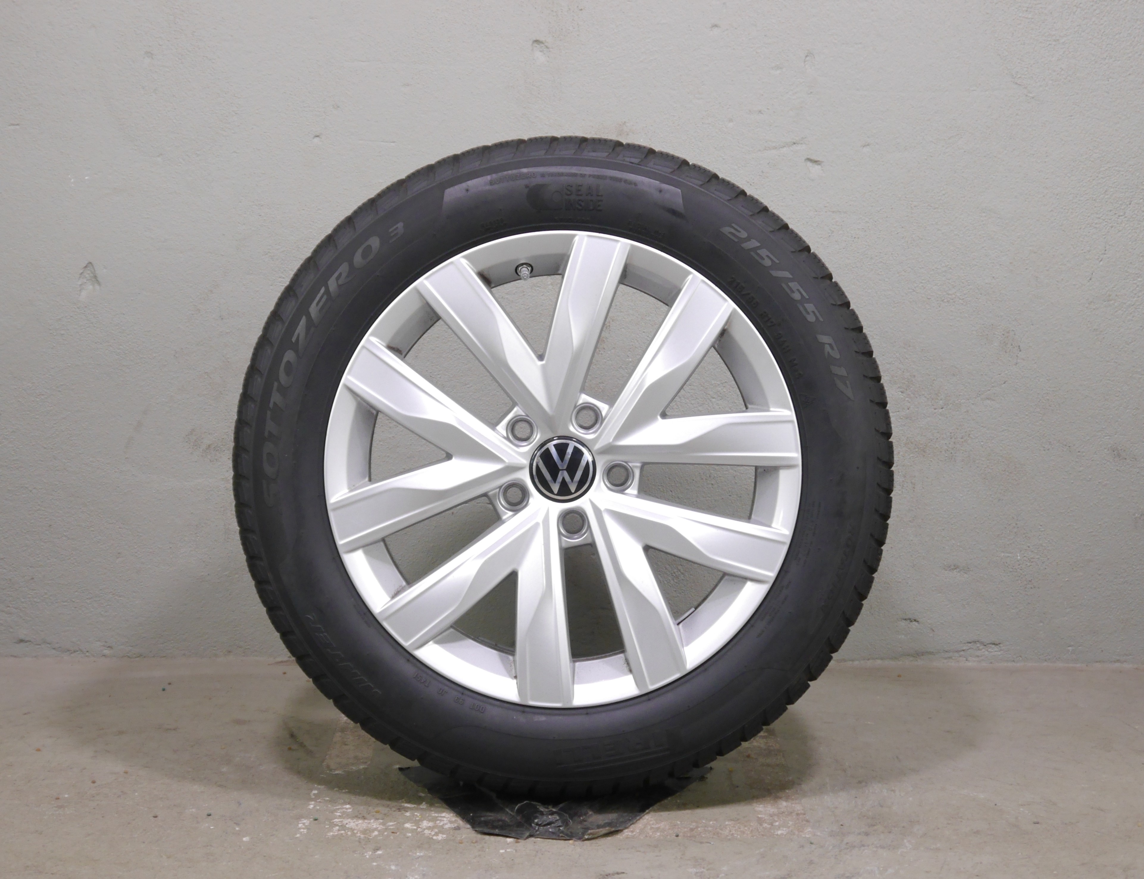 VW Arteon Alurad – Winter 215/55 R17 94H – 3G8601025- RDKS- SEAL
