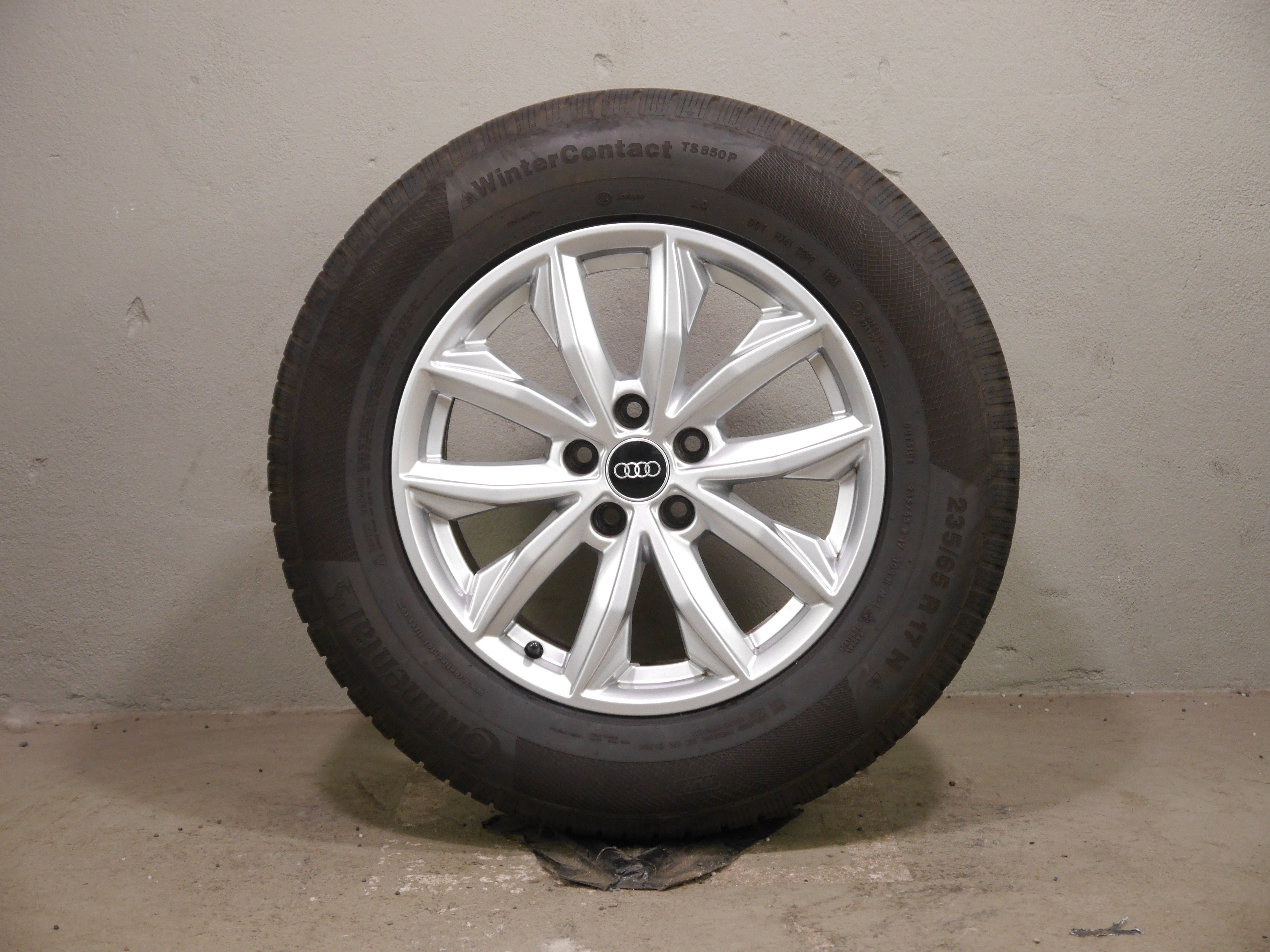 Audi Q5 (FY) Aluradsatz – Winter 235/65 R17 104H (AO) – 80A601025J