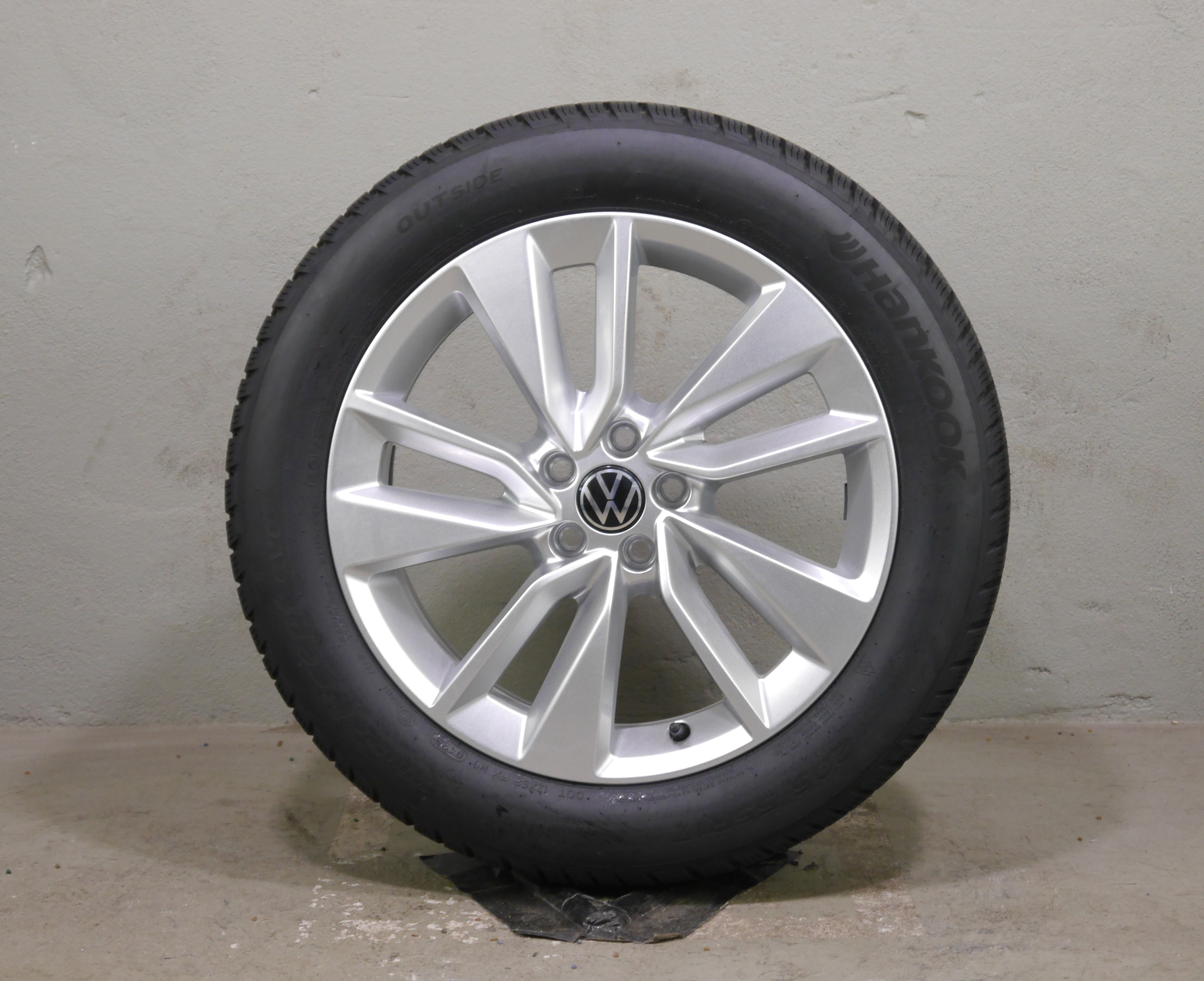 Volkswagen Taigo T-Cross  Bangalore Alurad – Winter 205/55 R17 95H – 2GM601025D