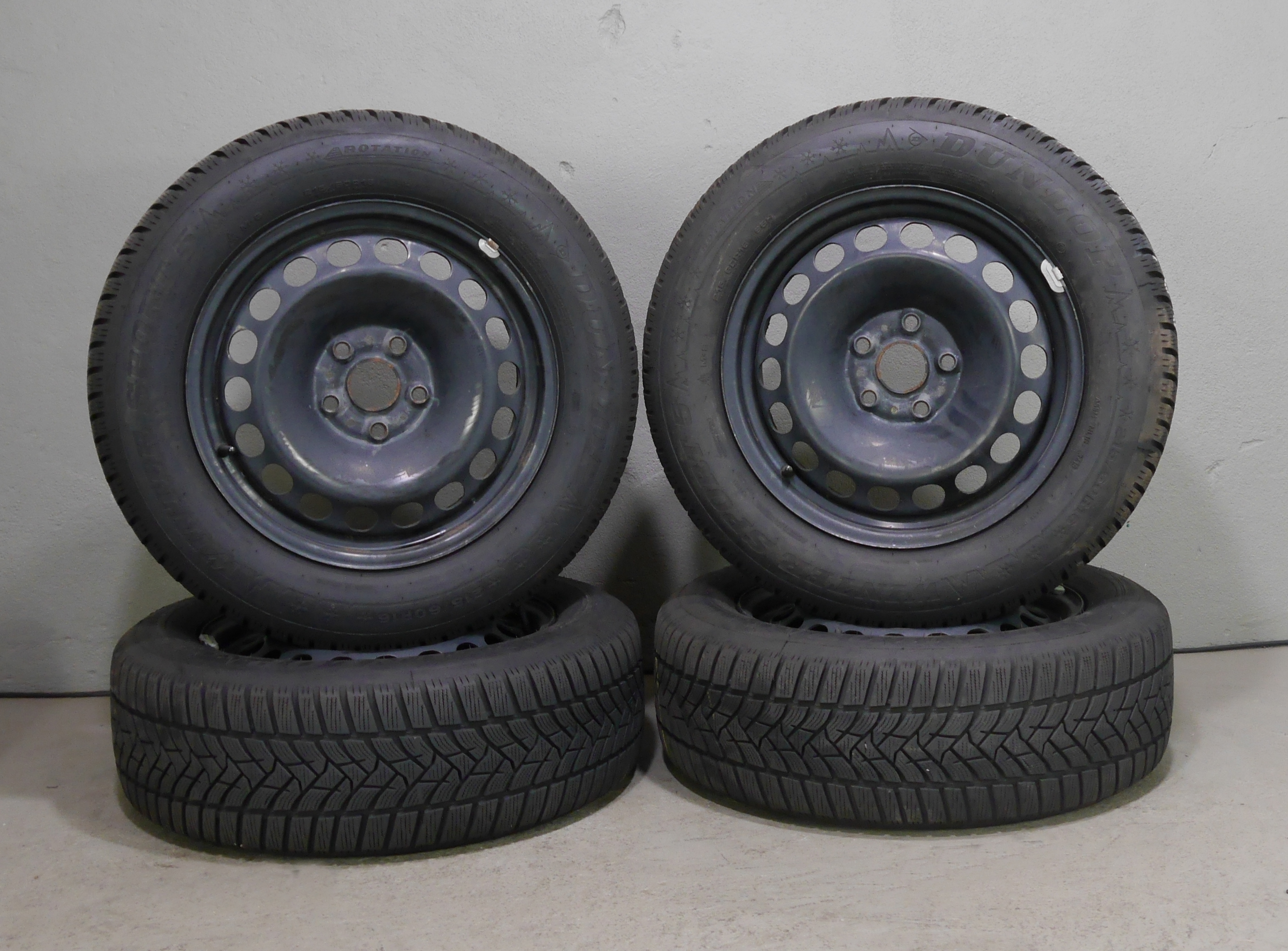 ŠKODA Superb Stahlradsatz – Winter 215/60 R16 99H – 3Q0601027A