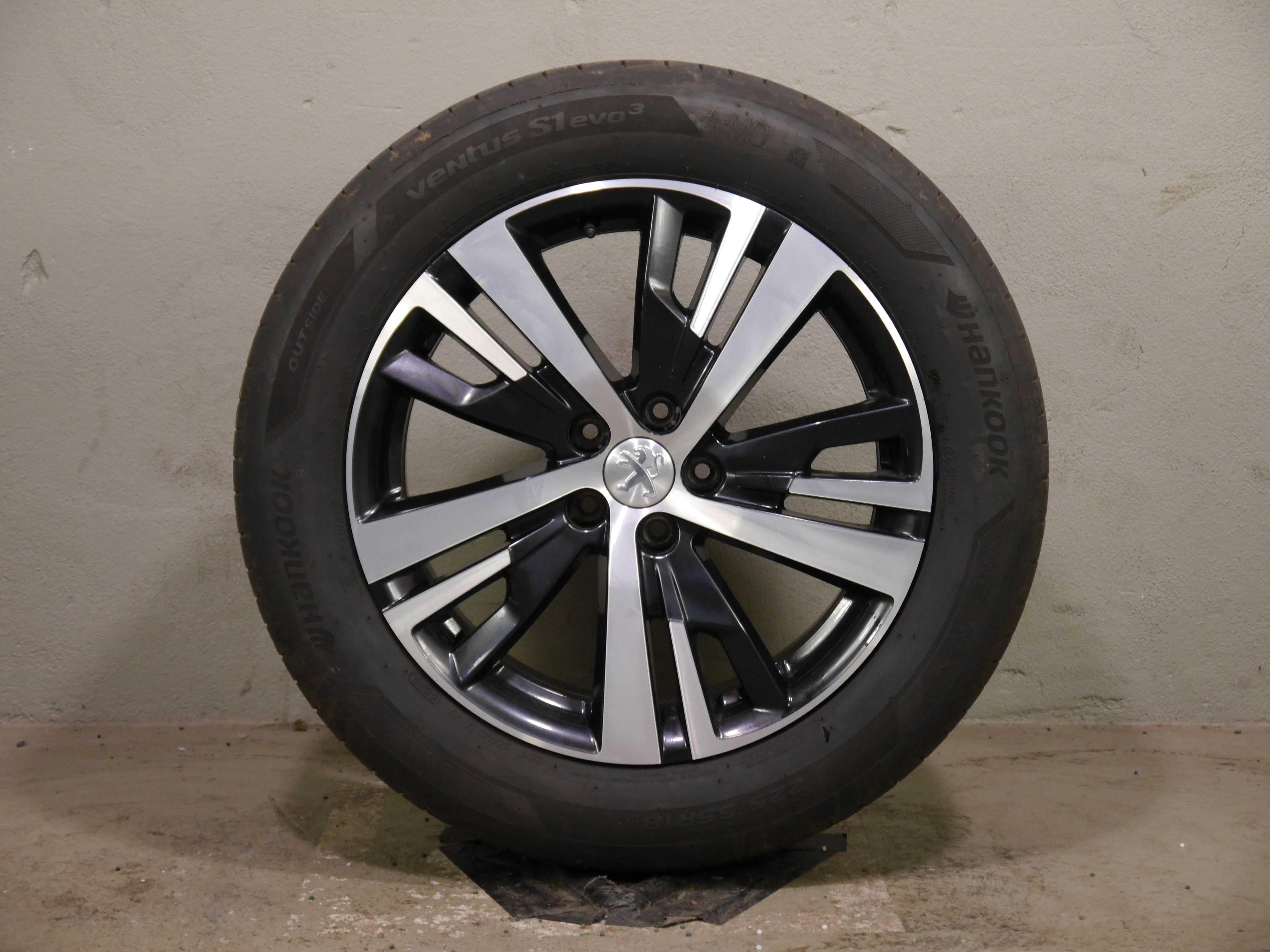 Peugeot 3008 II Aluradsatz – Winter 7,5Jx18 ET49 5x108 – 9809687377
