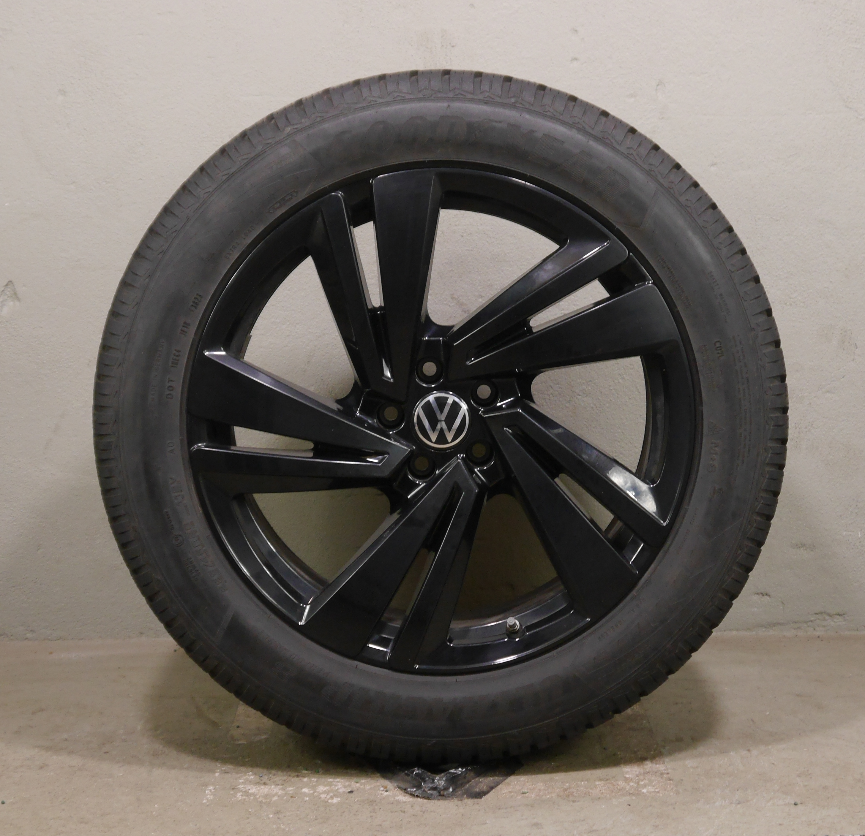 Volkswagen Touareg Aluradsatz – Winter 285/45 R20 112V – 760601025S mit RDKS