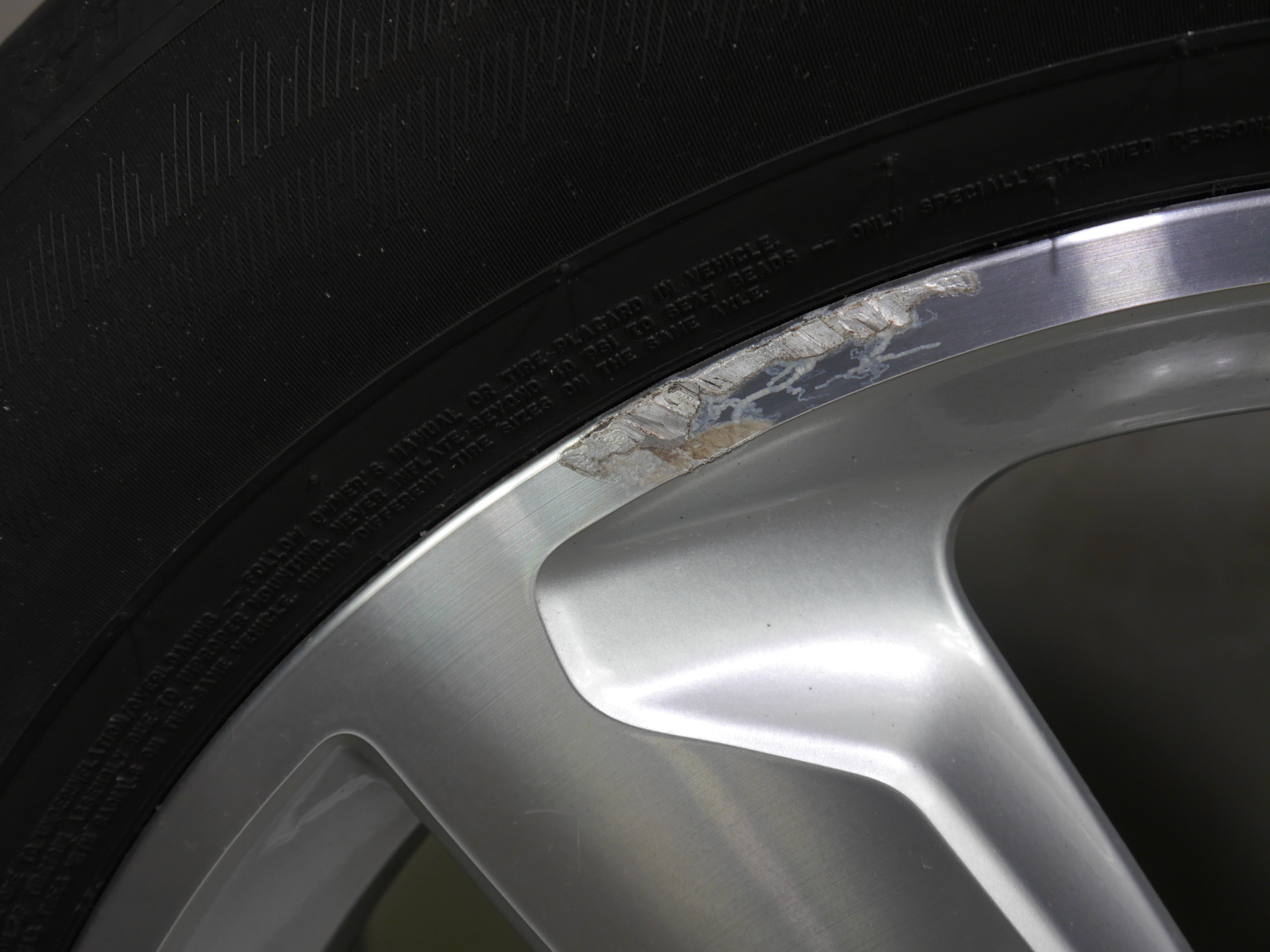 Audi Q5 Aluradsatz – Sommer 235/55 R19 101W (AO) – 80A601025J