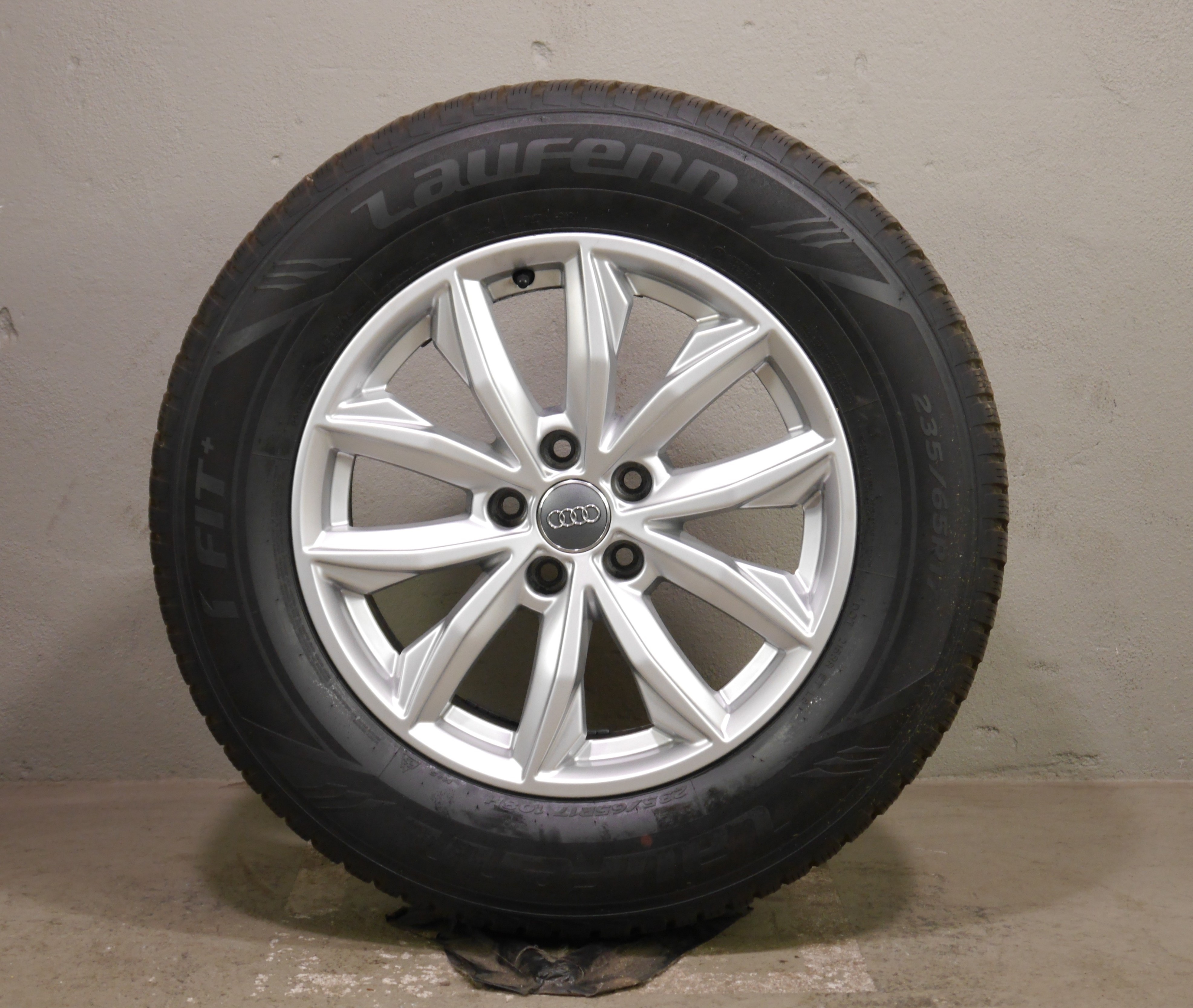 Audi Q5 (FY) Aluradsatz  – Winter 235/65 R17 104H (AO) – 80A601025J