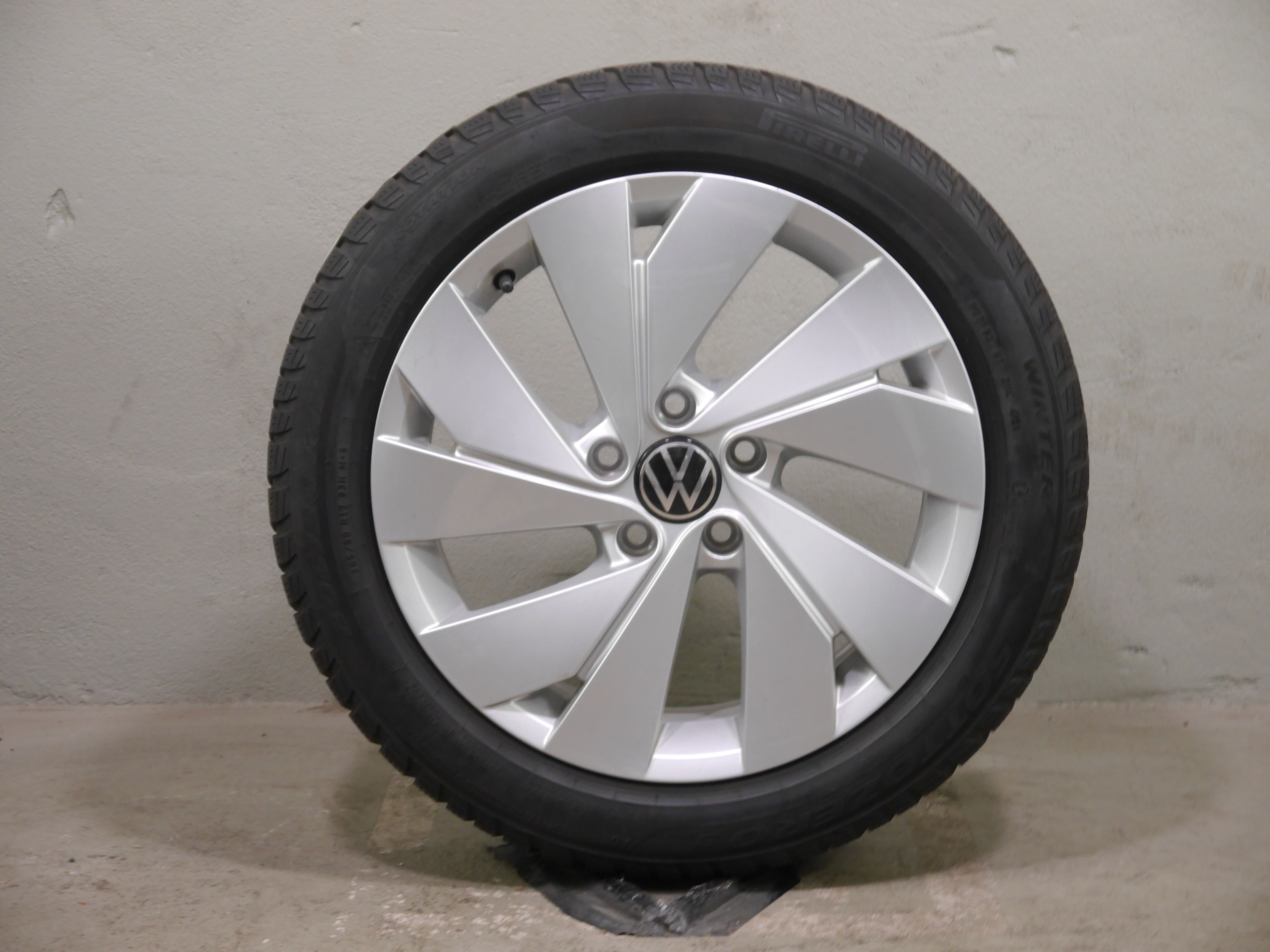 VW Golf Aluradsatz – Winter 205/50 R17 93H – 5H0601025B