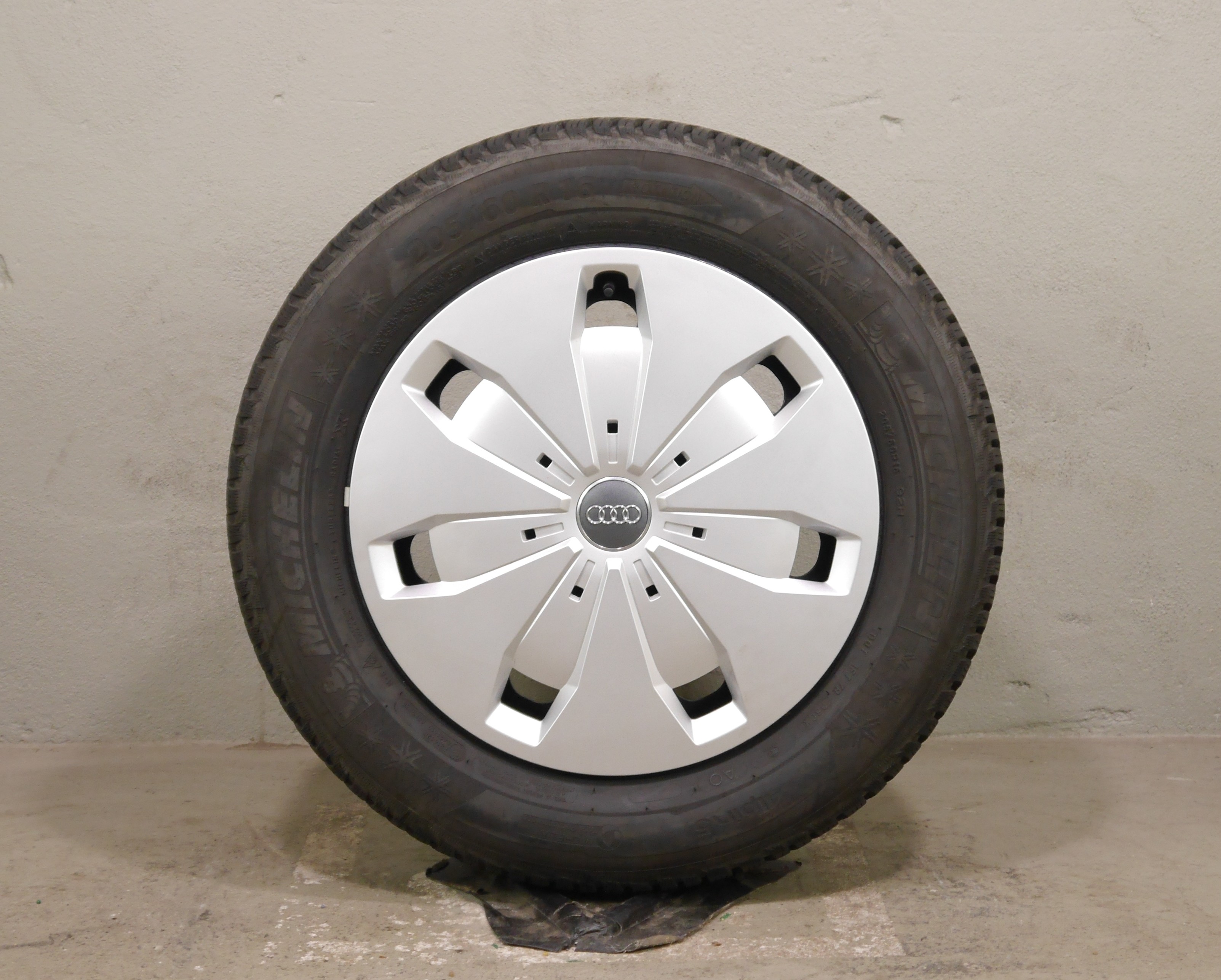 Audi Q2 Stahlradsatz – Winter 205/60 R16 92H – 5Q0601027DQ