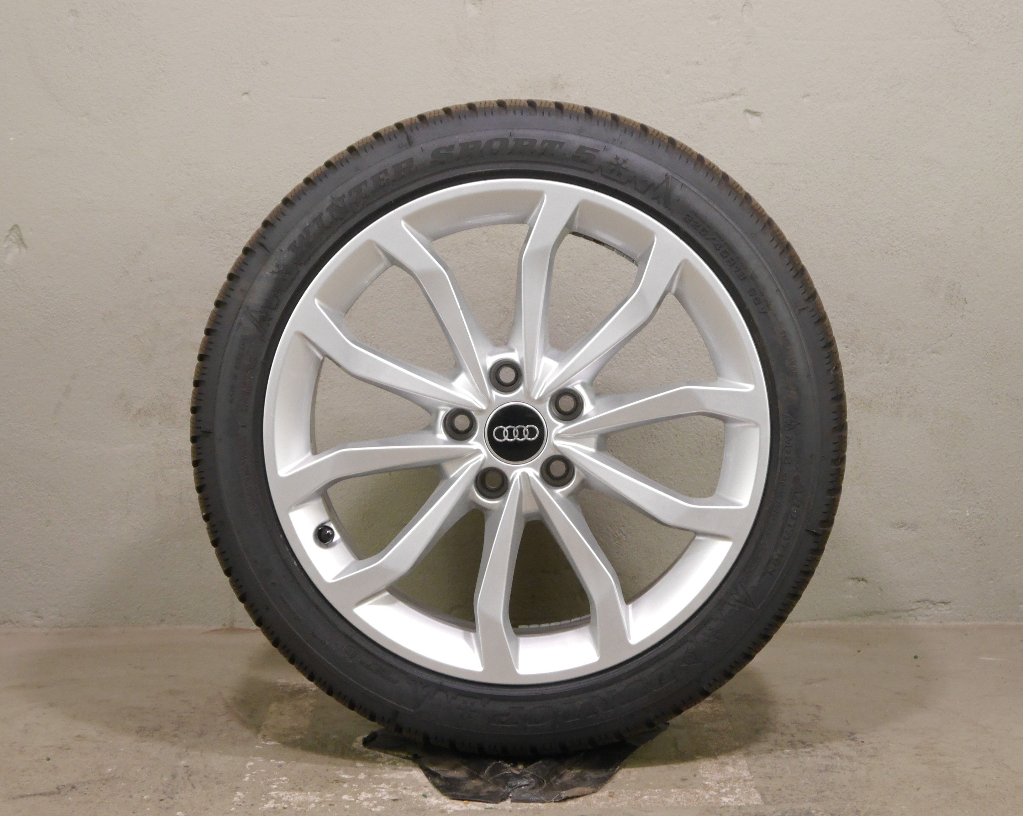 Audi A4 Avant (8W) Aluradsatz – Winter 225/45 R18 95V – 8W0601025ED