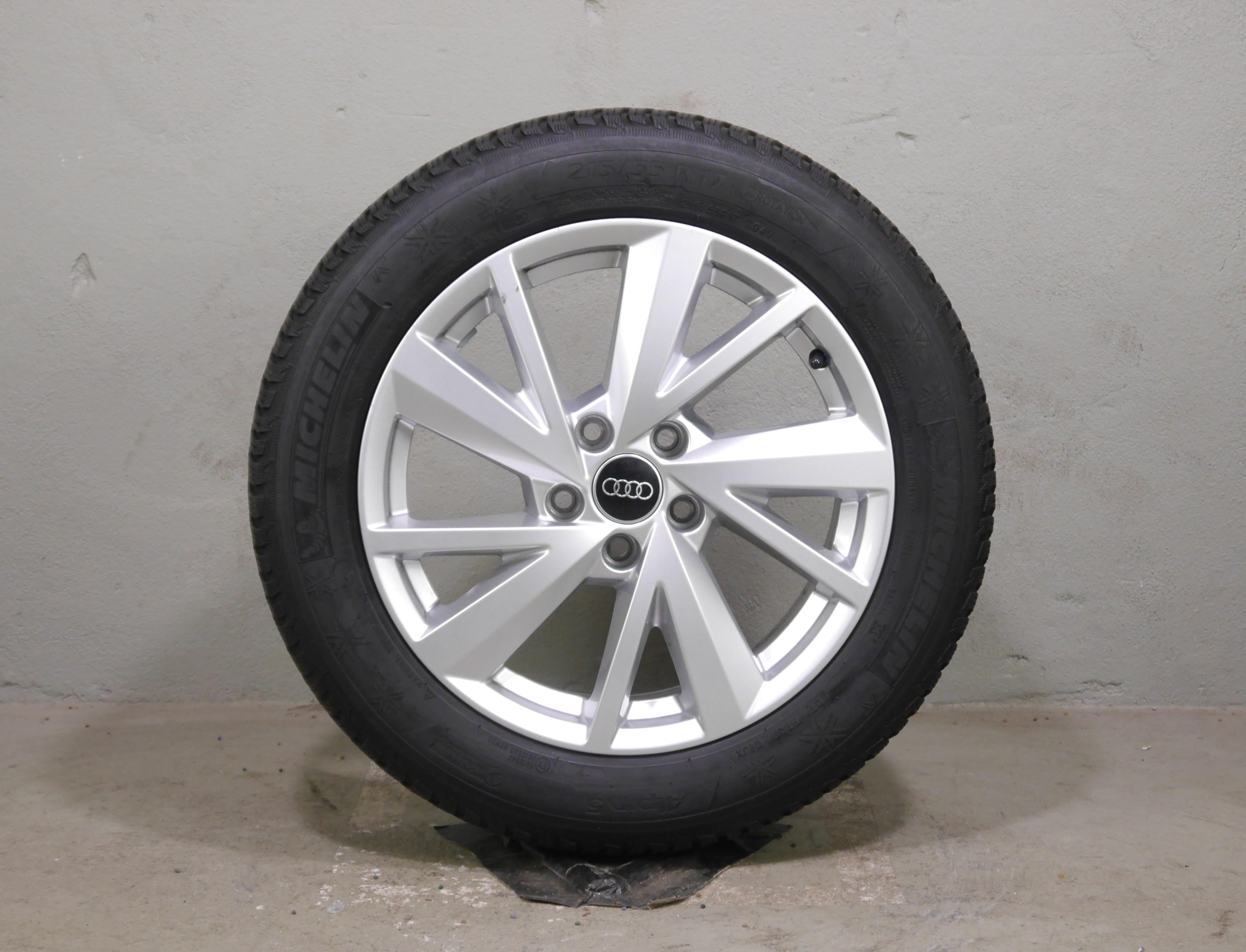 Audi Q2 Aluradsatz – Winter 215/55 R17 94V (AO) – 81A601025C