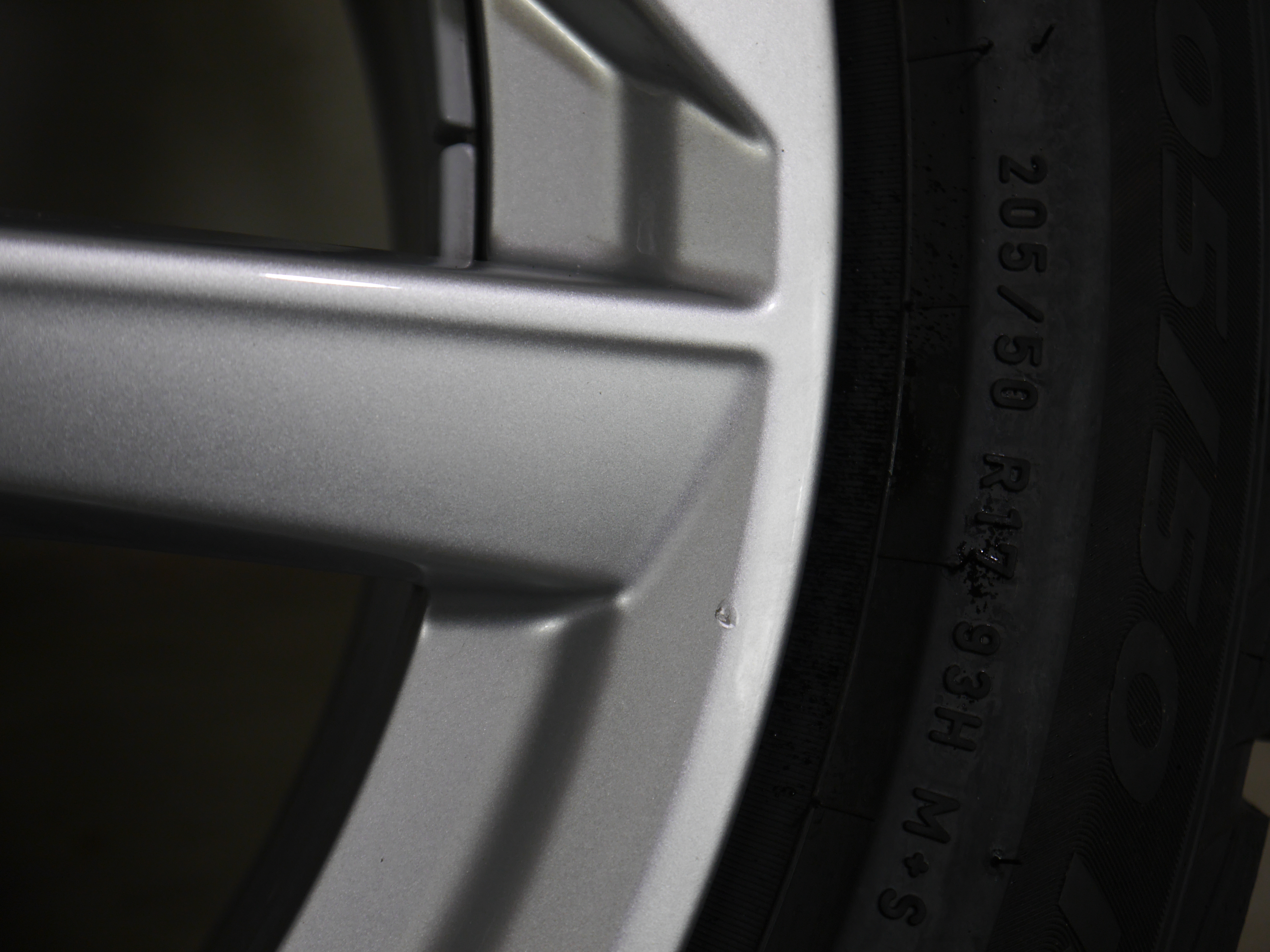 Audi A3 Sportback Aluradsatz – Winter 205/50 R17 93H (AO1) – 8Y0601025L