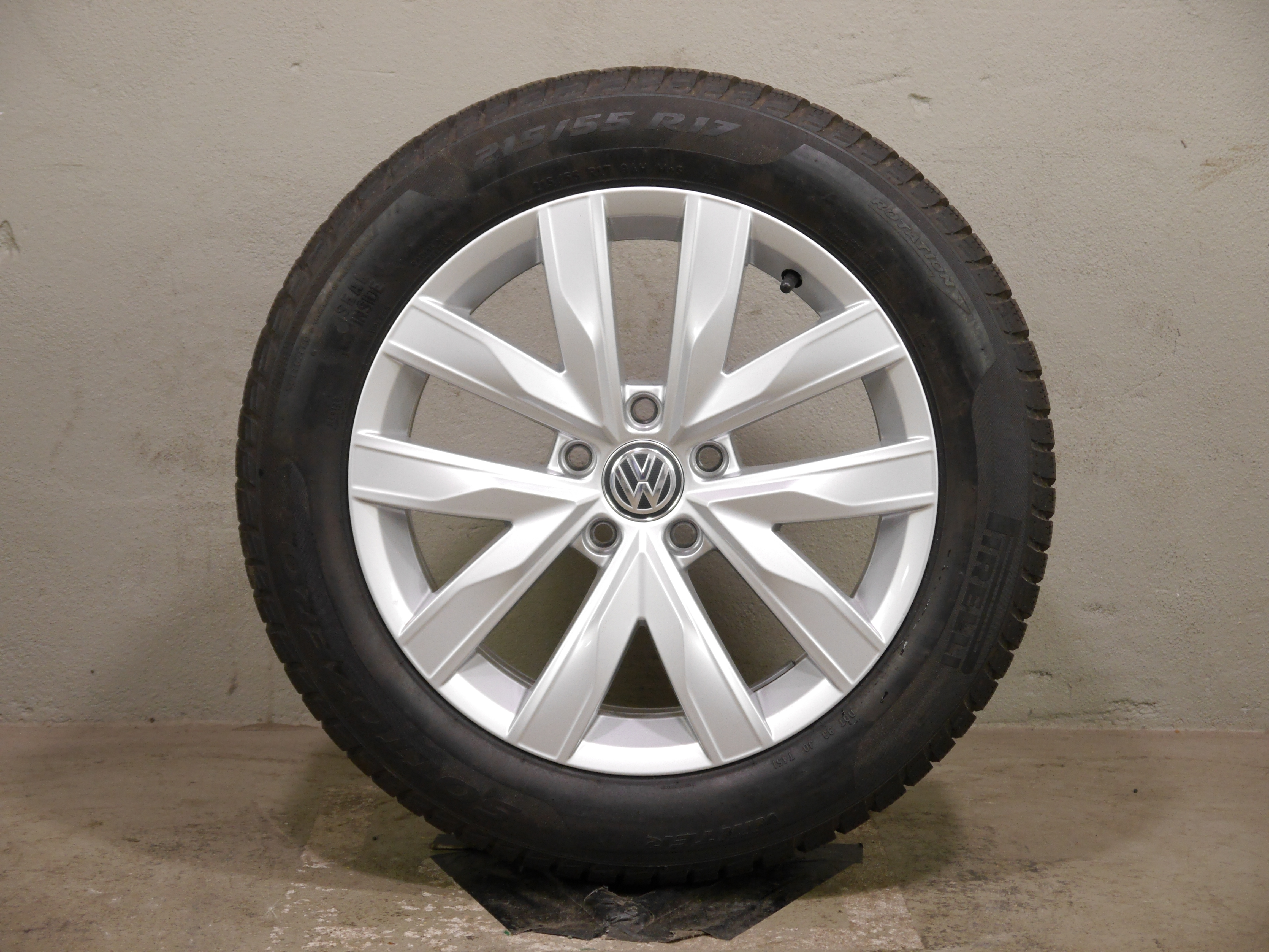 VW Arteon Shooting (3H) Alurad – Winter 215/55 R17 94H – 3G8601025