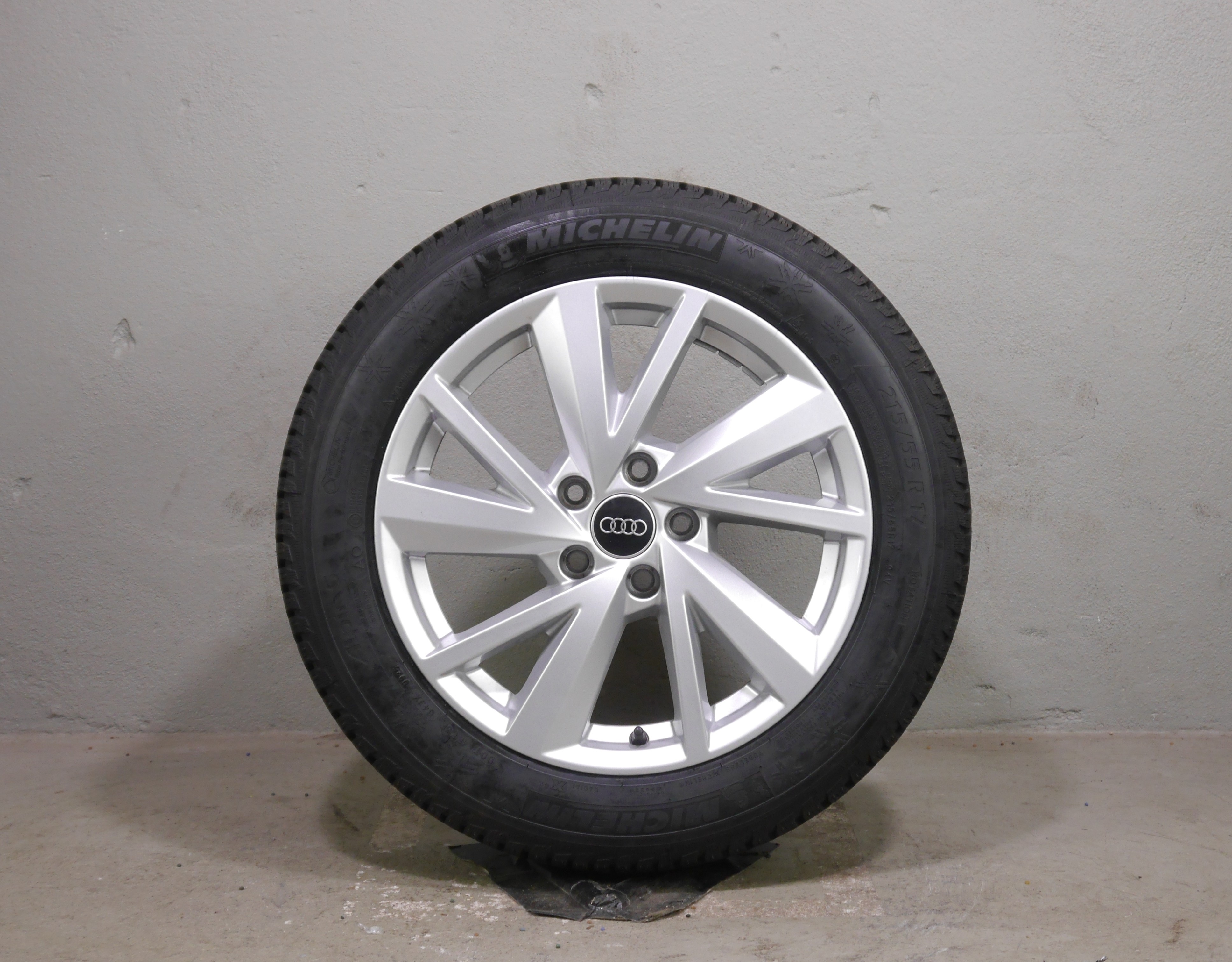 Audi Q2 Aluradsatz – Winter 215/55 R17 94V (AO) – 81A601025C