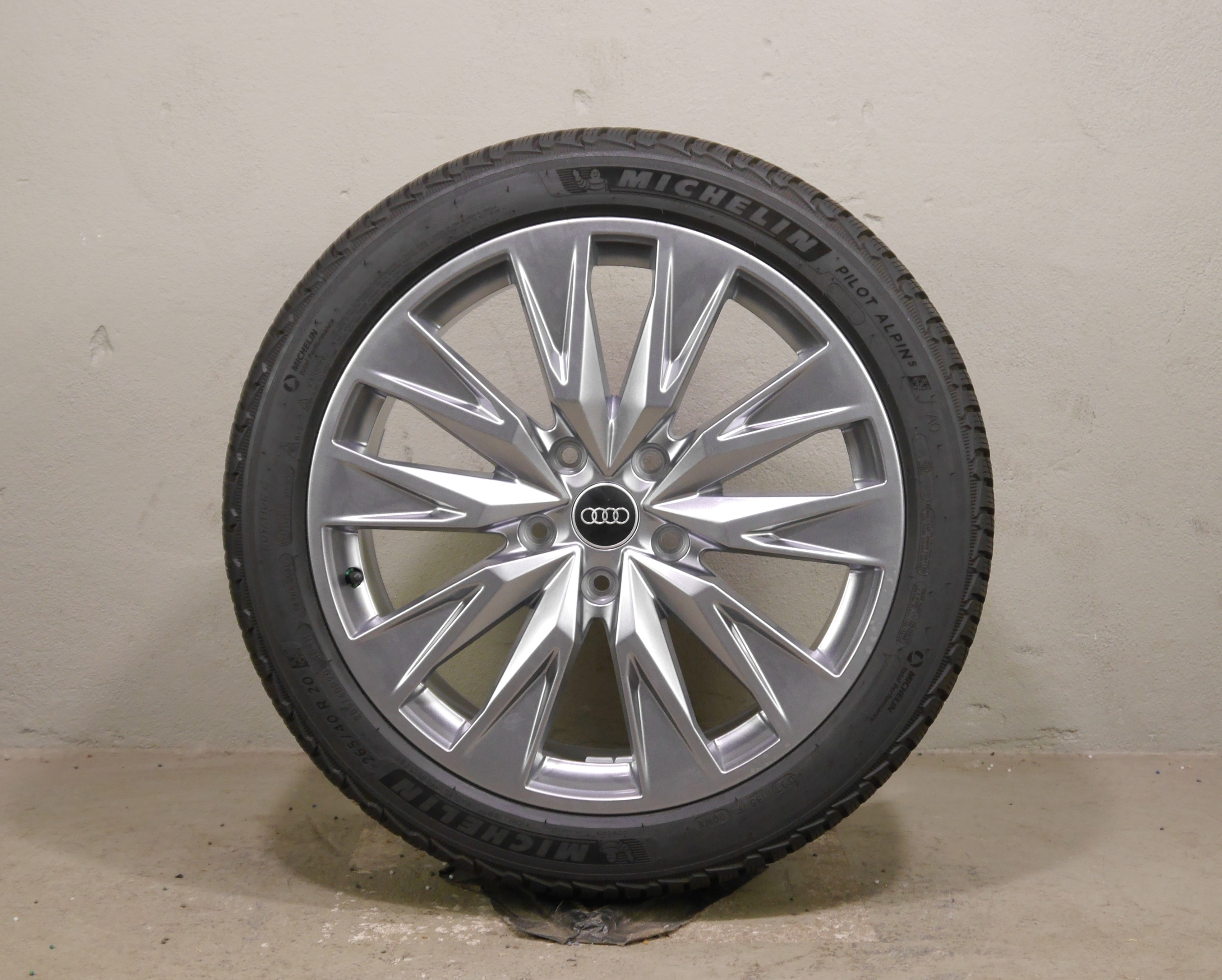 Audi A6 Sportback e-tron GH Aluradsatz – Winter 235/45 R20 100H - 265/40 R20 104H(AO) – 85E601025AR/AS