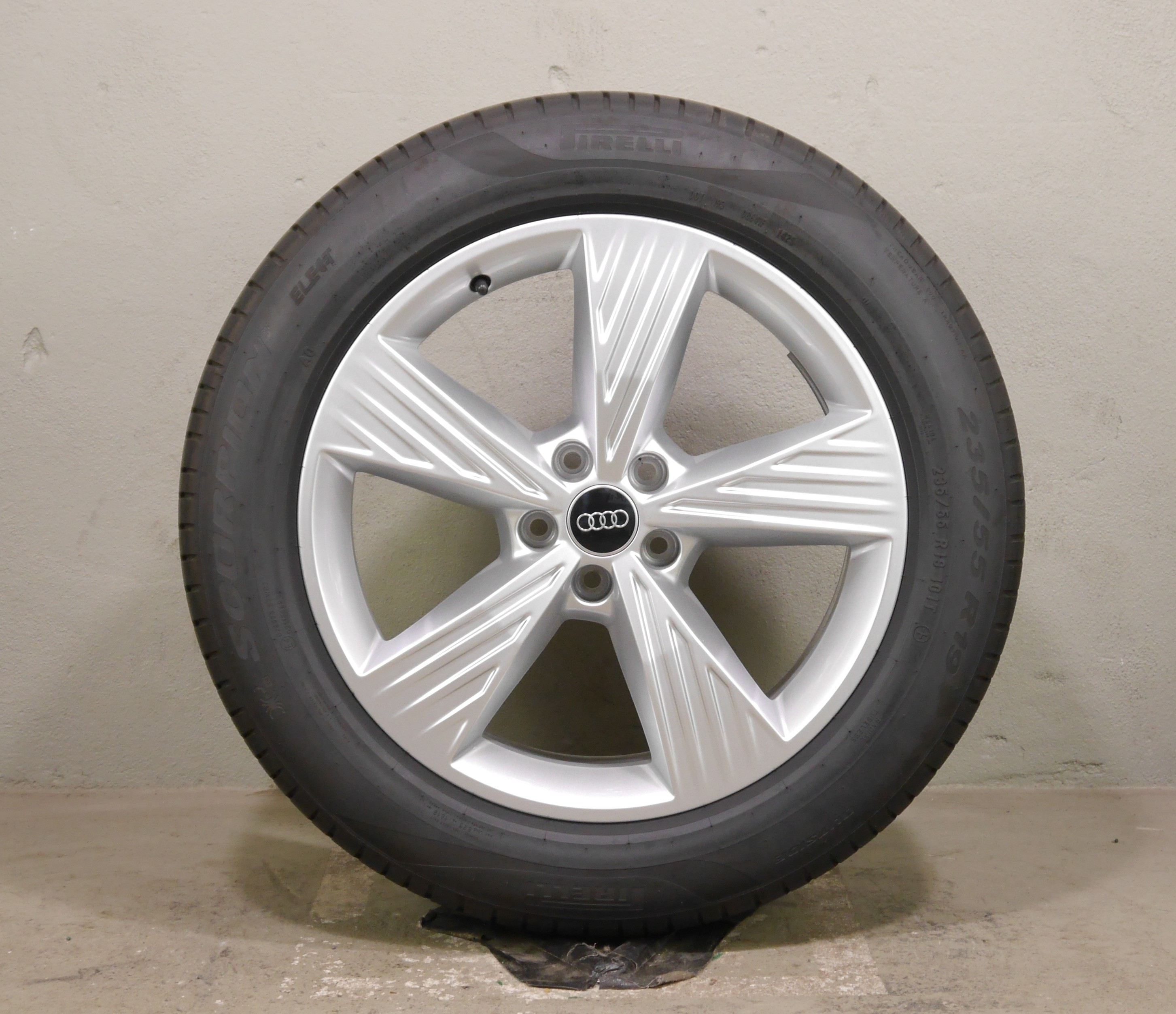 Audi Q4 Sportback e-tron (F4) Aluradsatz – Sommer 235/55 R19 101T, 255/50 R19 103T 89A601025AM