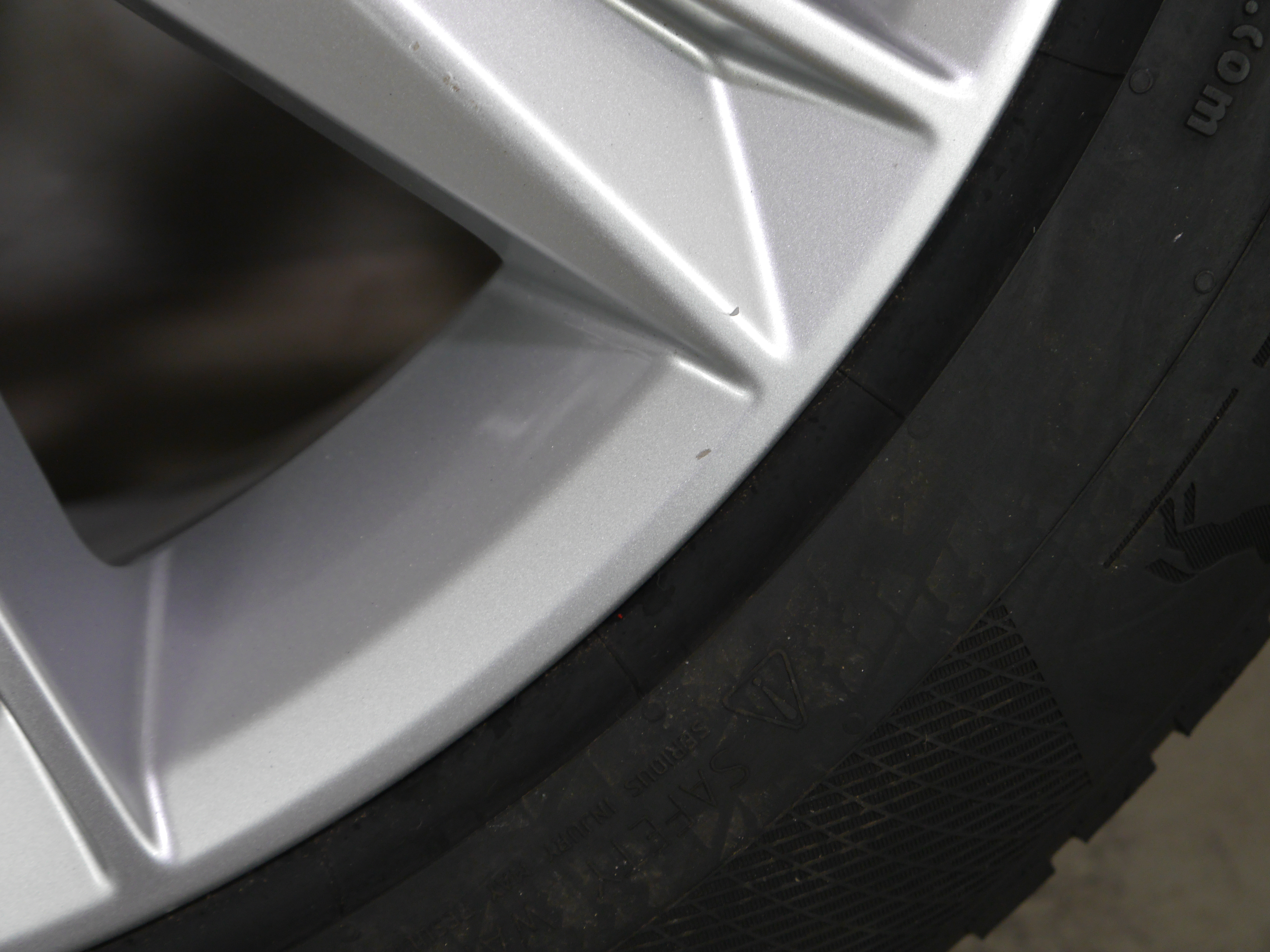 Audi e-tron (GE) Aluradsatz – Winter 255/50 R20 109H (AO) – 4KE071490A