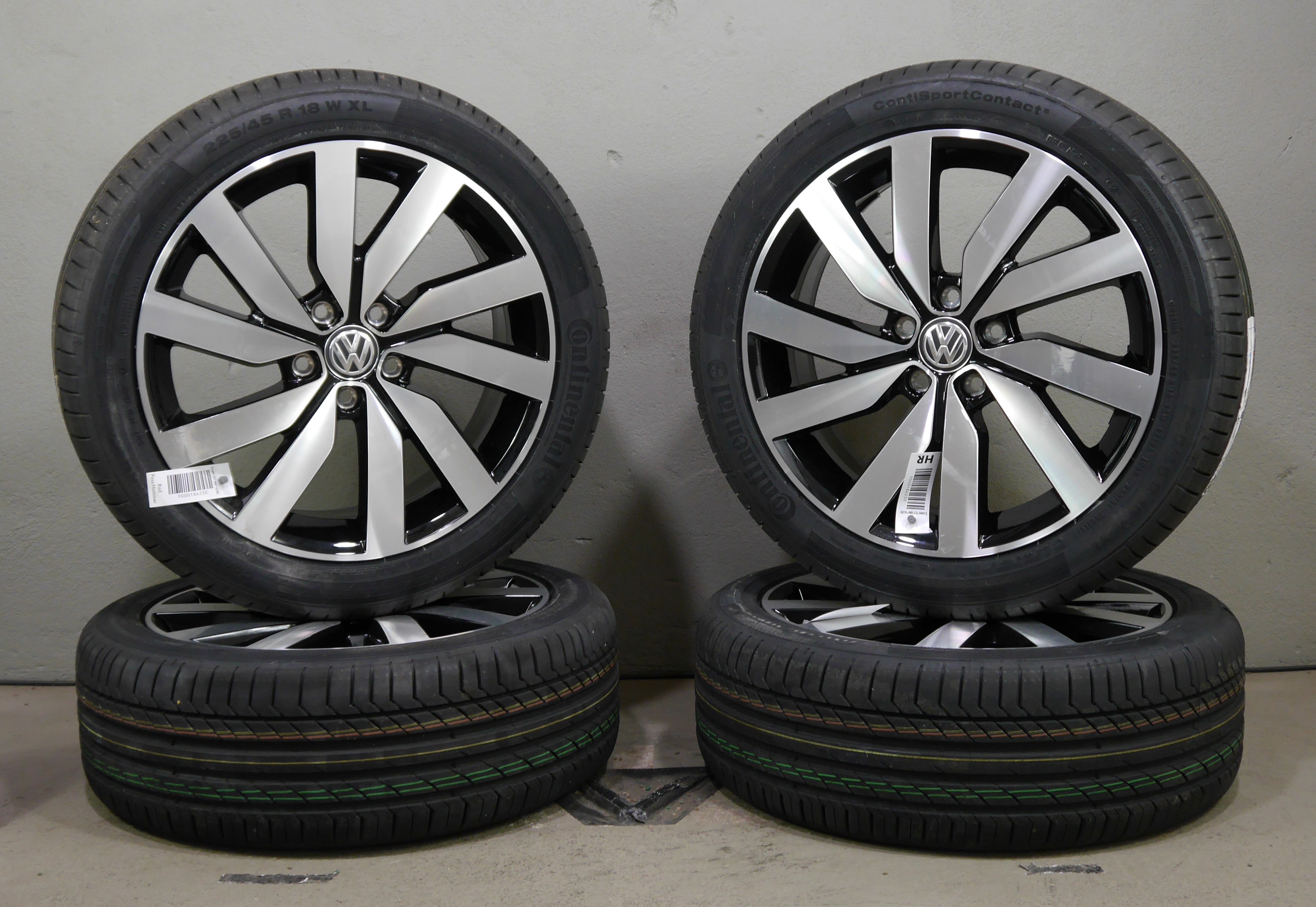 Volkswagen Touran 5T Aluradsatz – Sommer 225/45 R18 95W - 5TA601025F RDKS SEAL