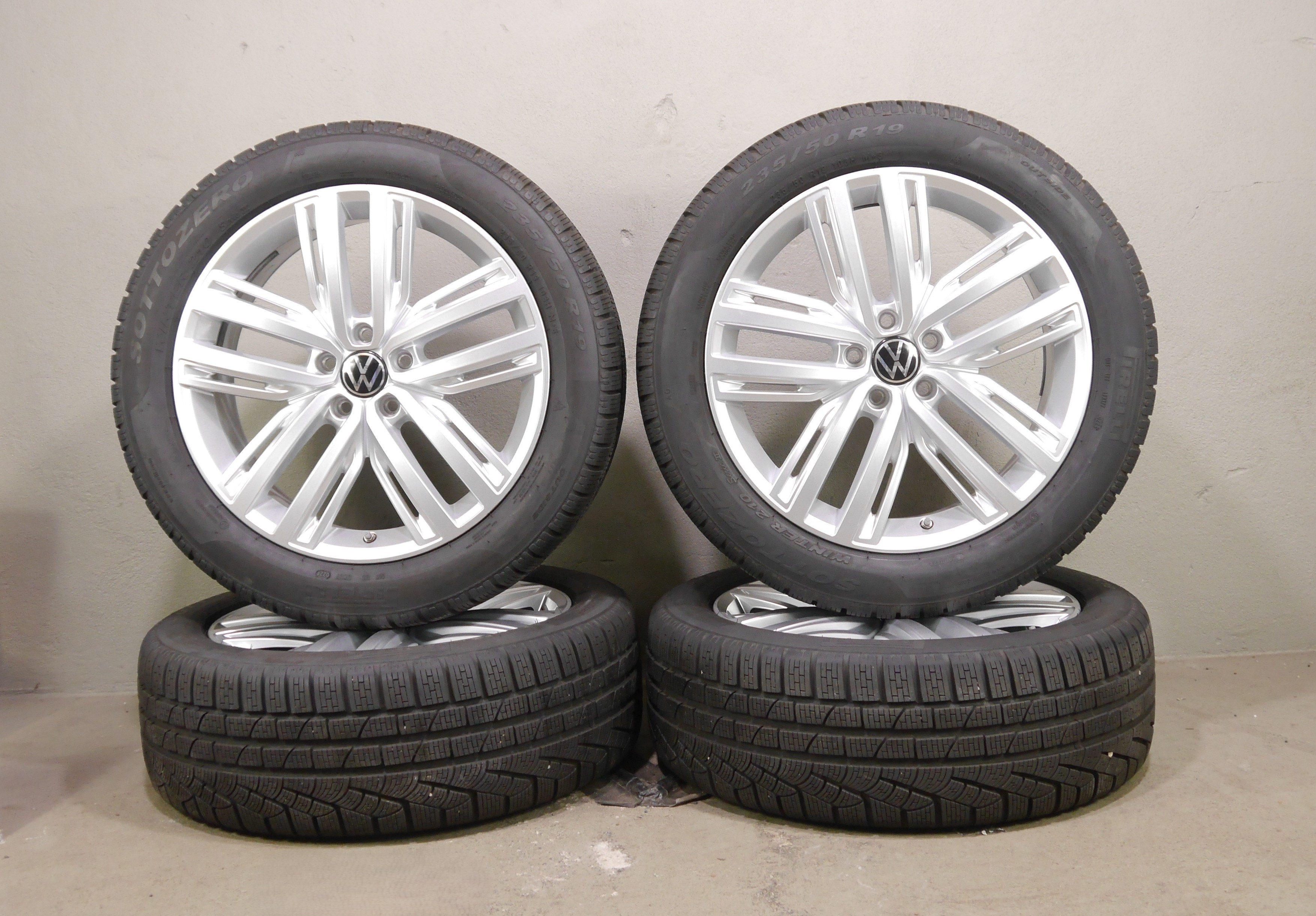 VW Tiguan (AX) Aluradsatz – Winter 235/50 R19 103H – 5NA601025F mit RDKS