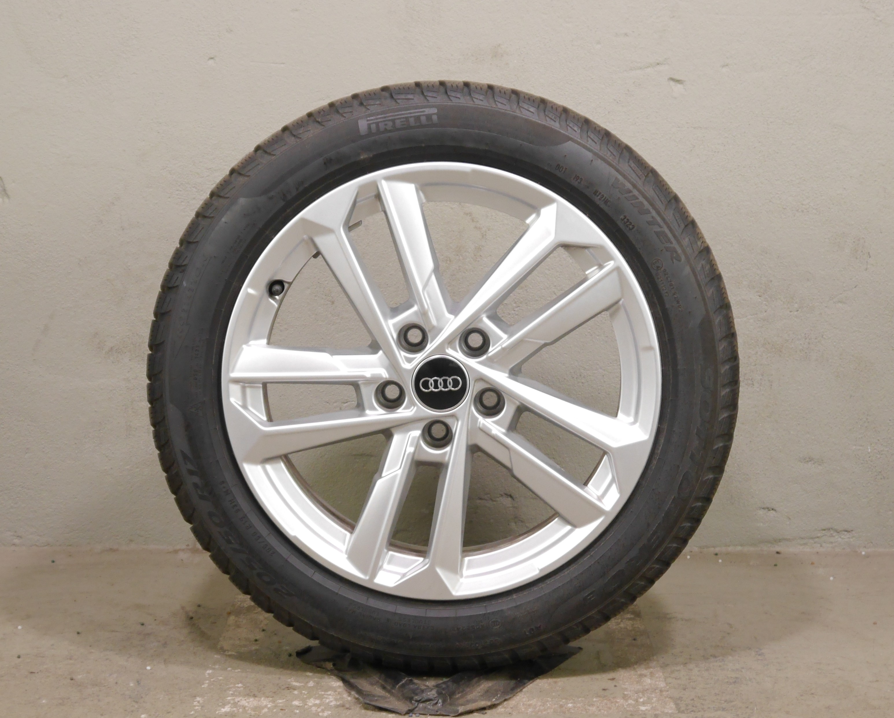 Audi A3 (8Y) Sportback Aluradsatz – Winter 205/50 R17 93H (AO1) – 8Y0601025L