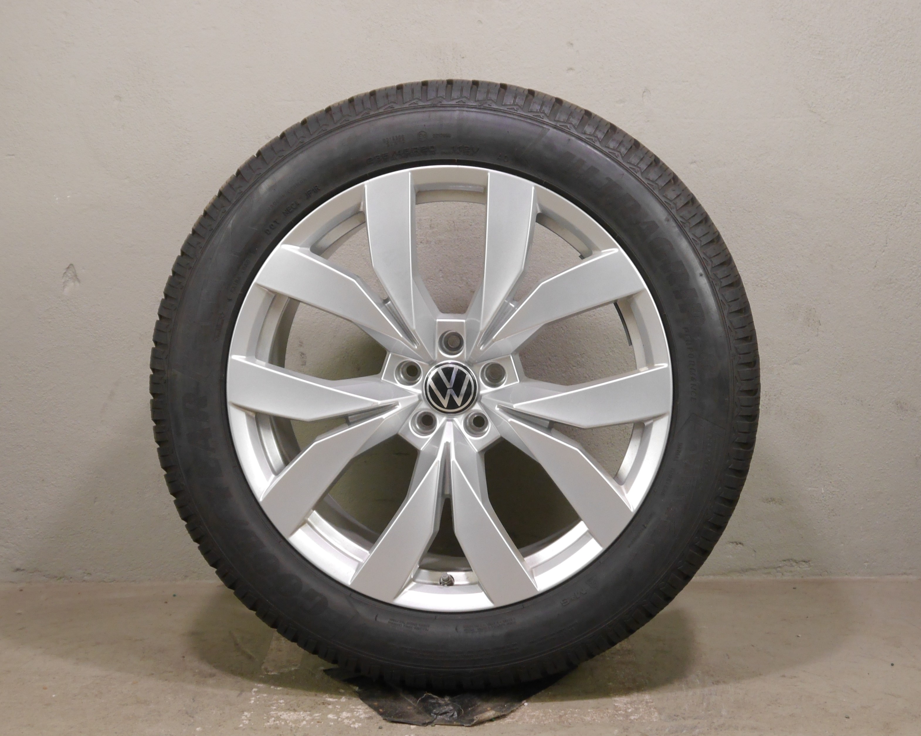 VW Touareg (CR) Aluradsatz – Winter 285/45 R20 112V – 760601025C mit RDKS
