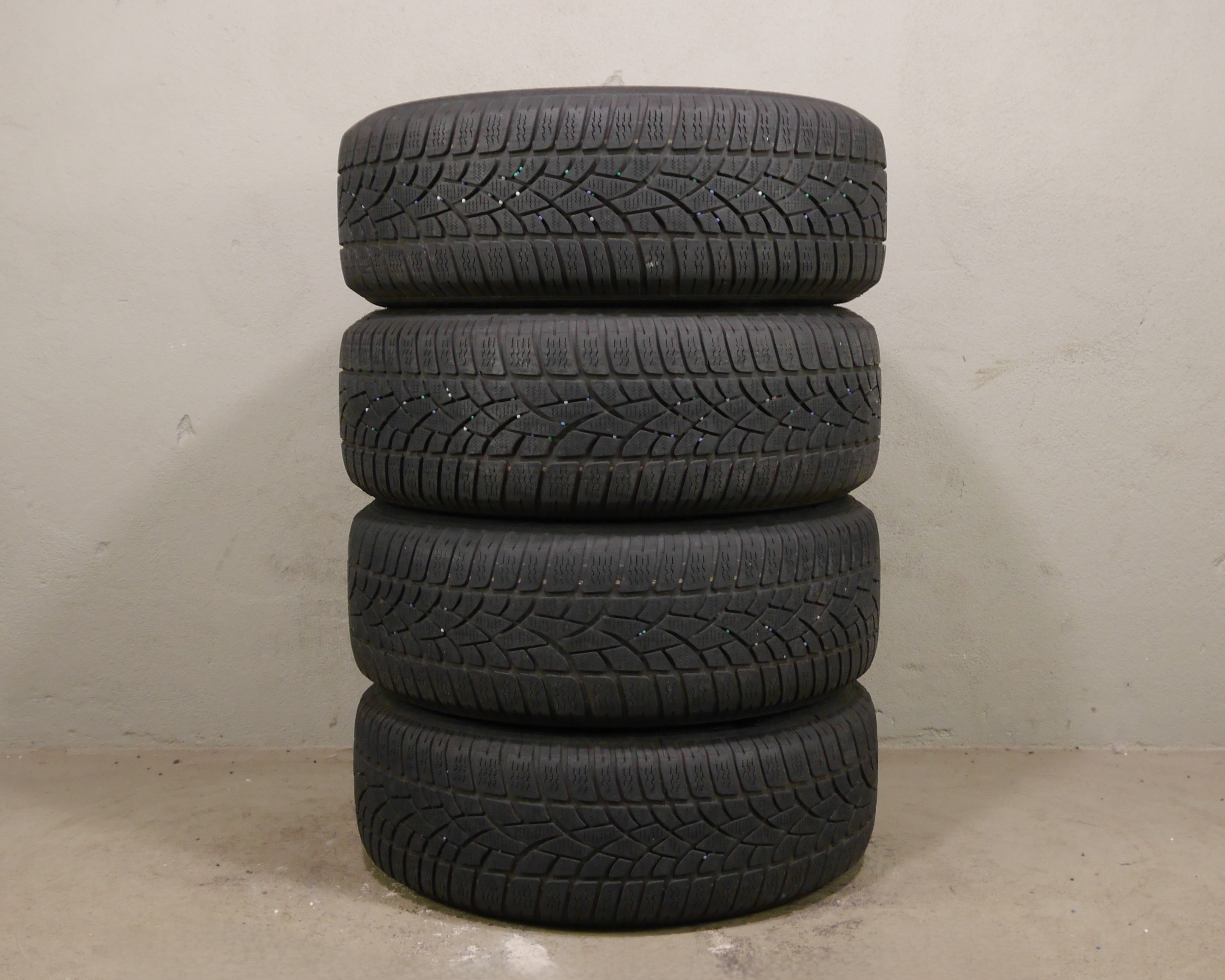Audi A4 Avant (8W) Aluradsatz – Winter 205/60 R16 96H – 8W0601025B