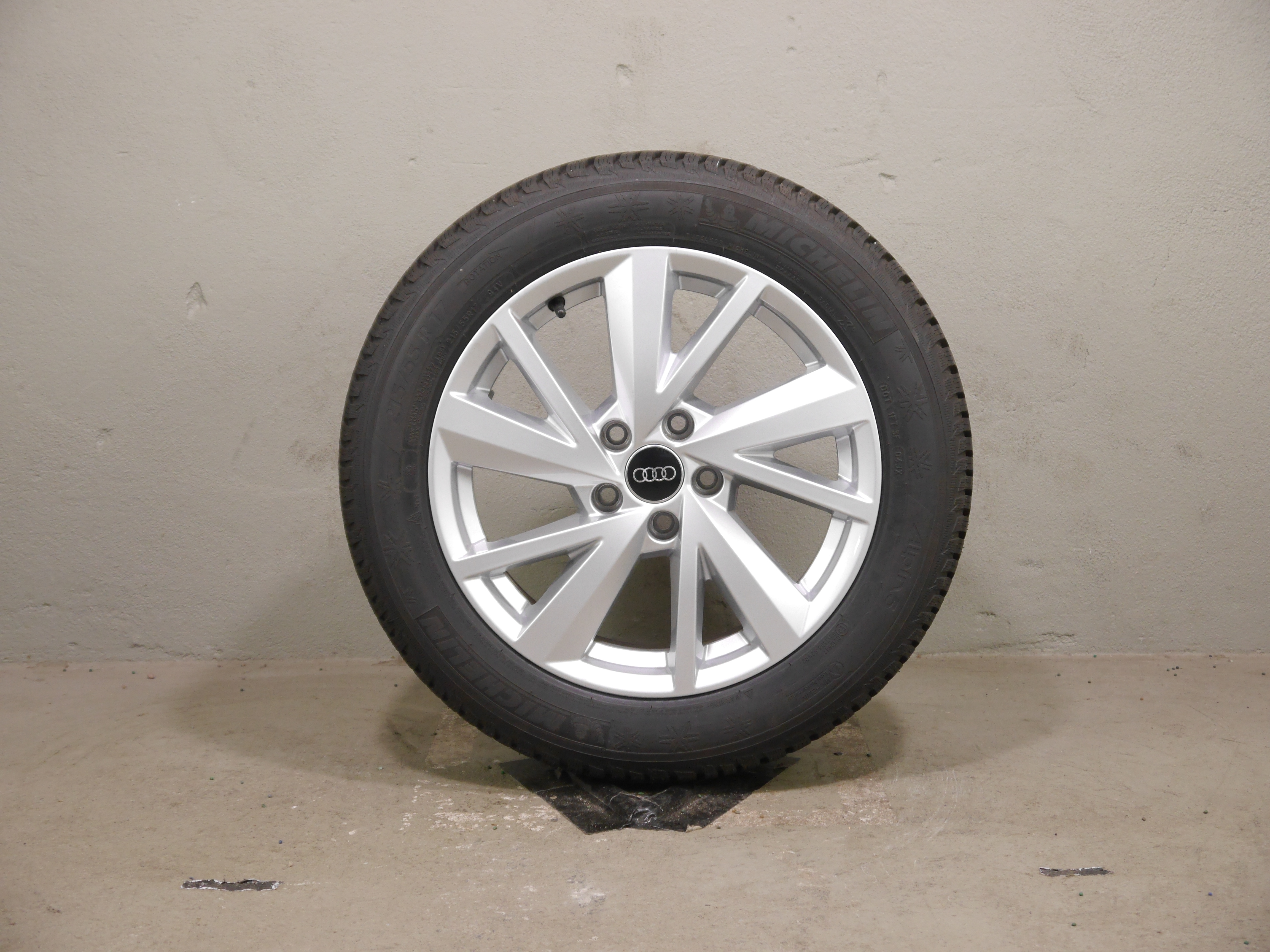 Audi Q2 Aluradsatz – Winter 215/55 R17 94V (AO) – 81A601025C