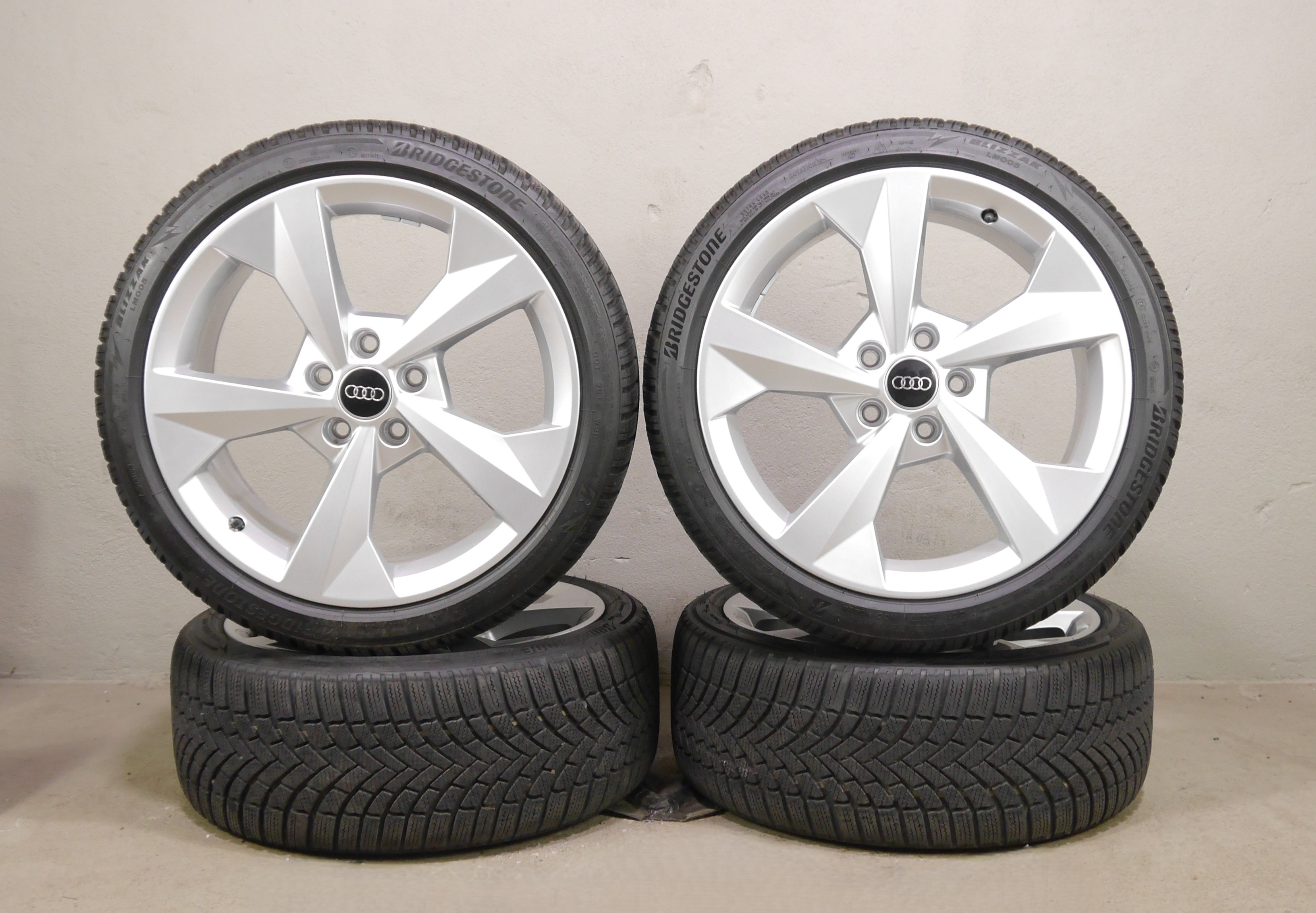 Audi A3/S3 Limousine Aluradsatz– Winter 225/40 R18 92V (AO) – 8Y0601025CP