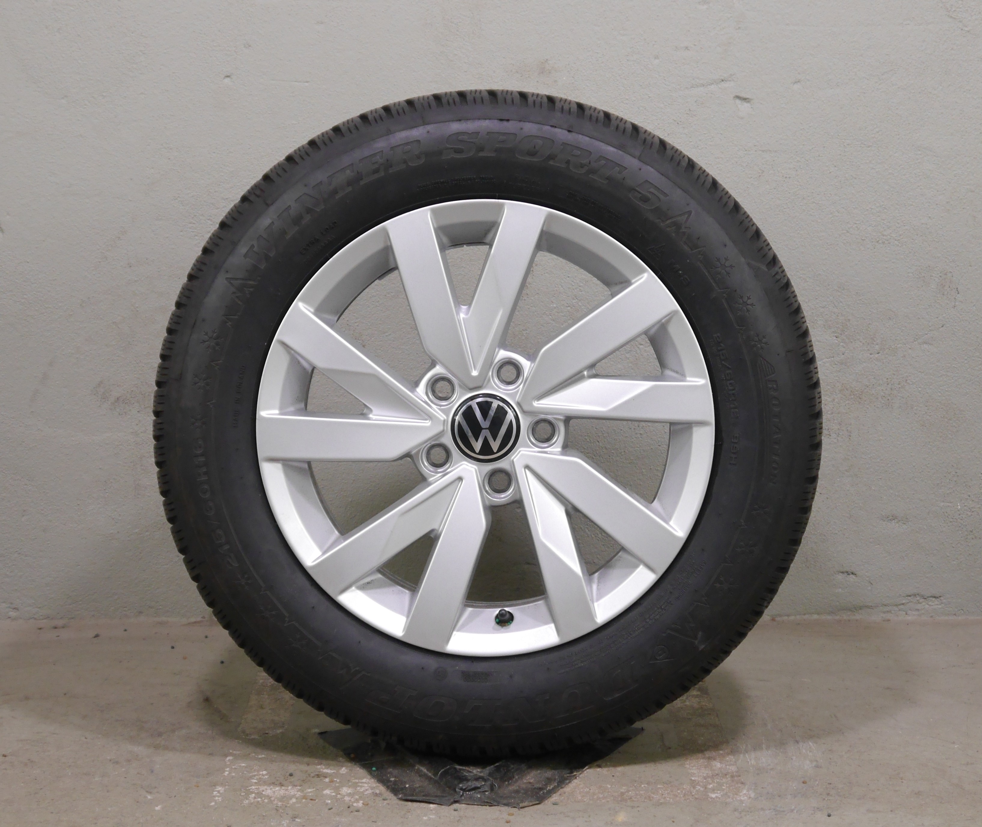 VW Passat Variant Aluradsatz – Winter 215/60 R16 95H – 3G0601025BJ
