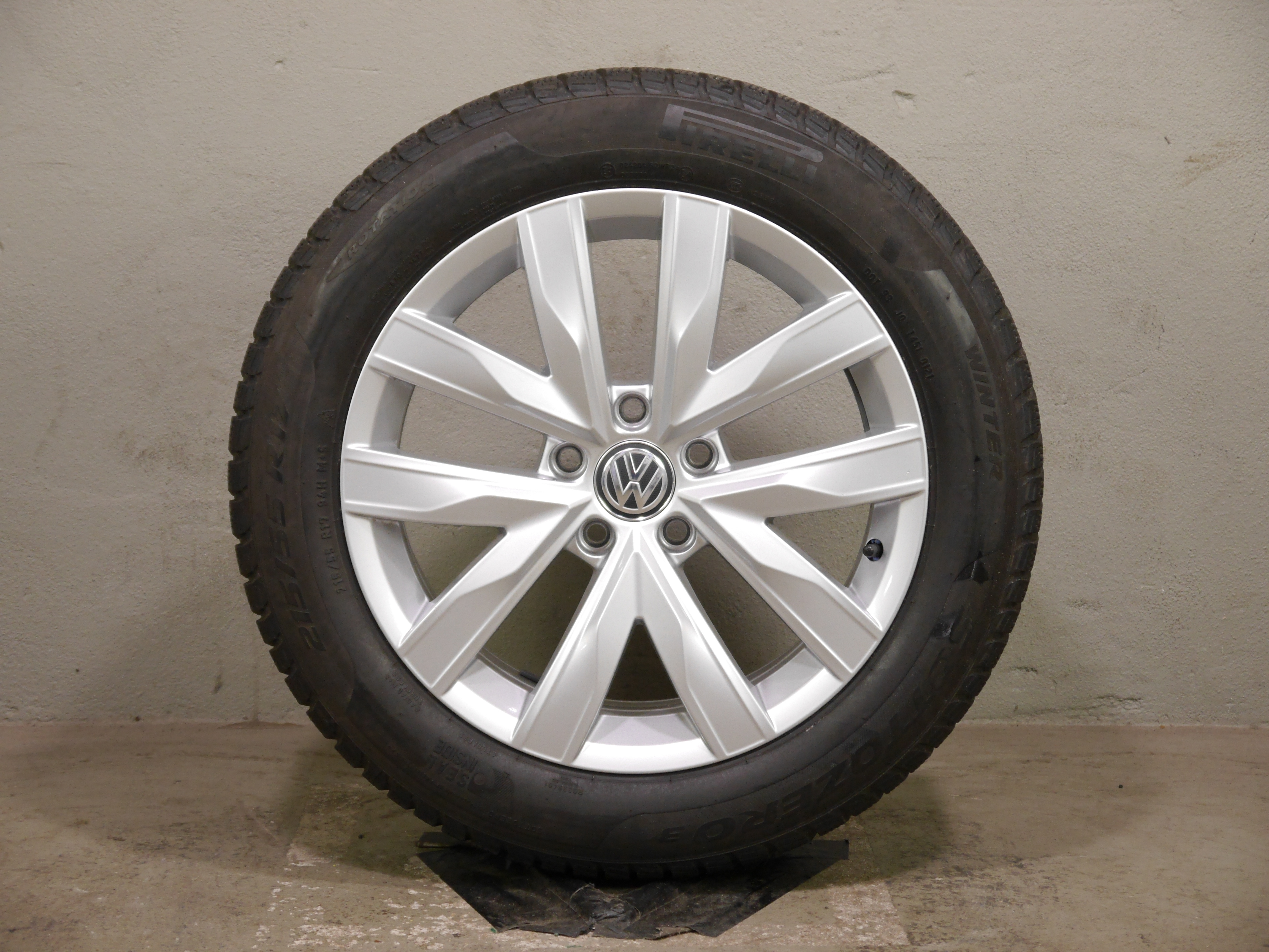 VW Arteon Shooting (3H) Alurad – Winter 215/55 R17 94H – 3G8601025