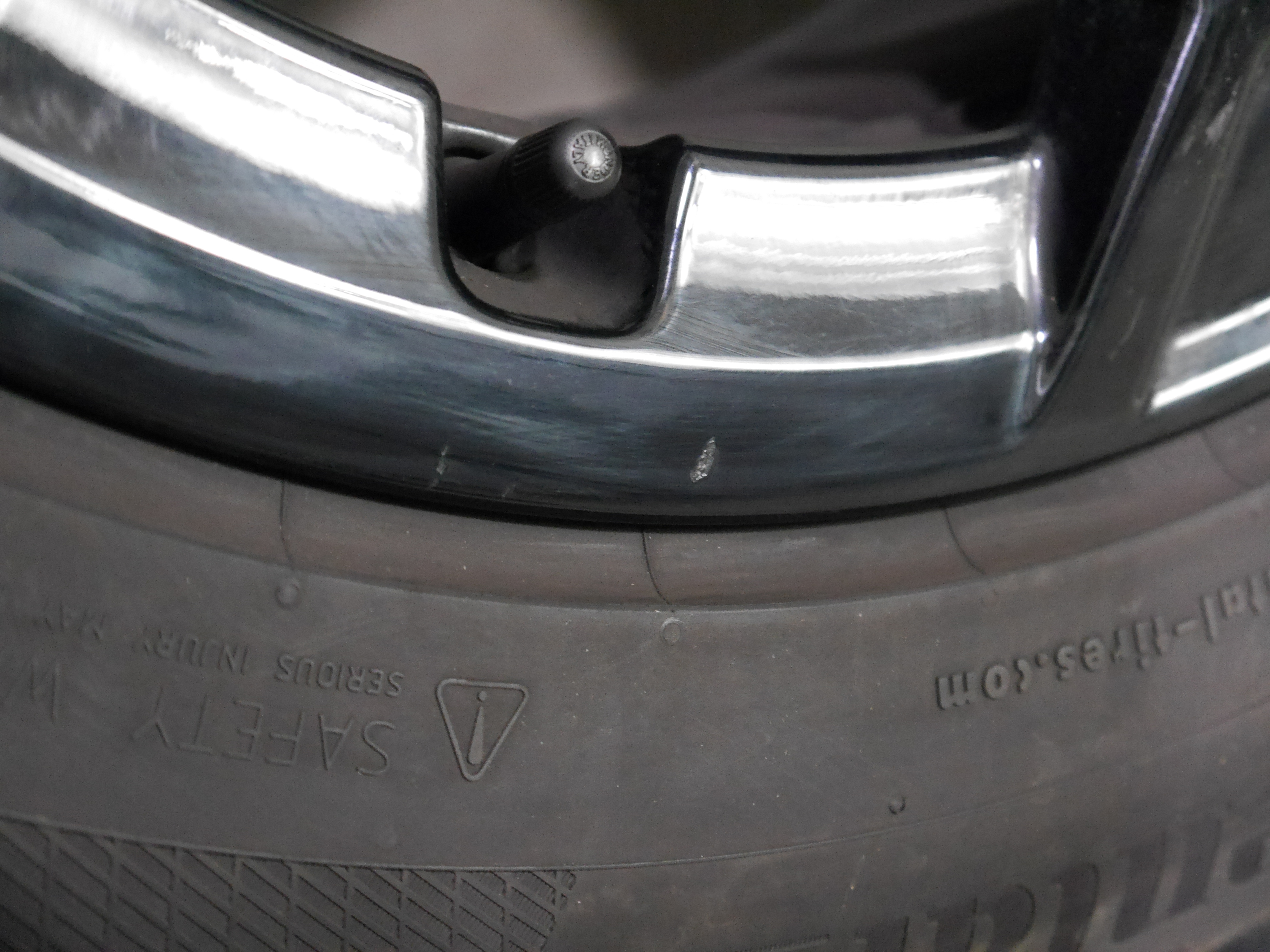 Audi Q3 (F3) Aluradsatz – Winter 215/65 R17 99H (AO) – 83A601025AM