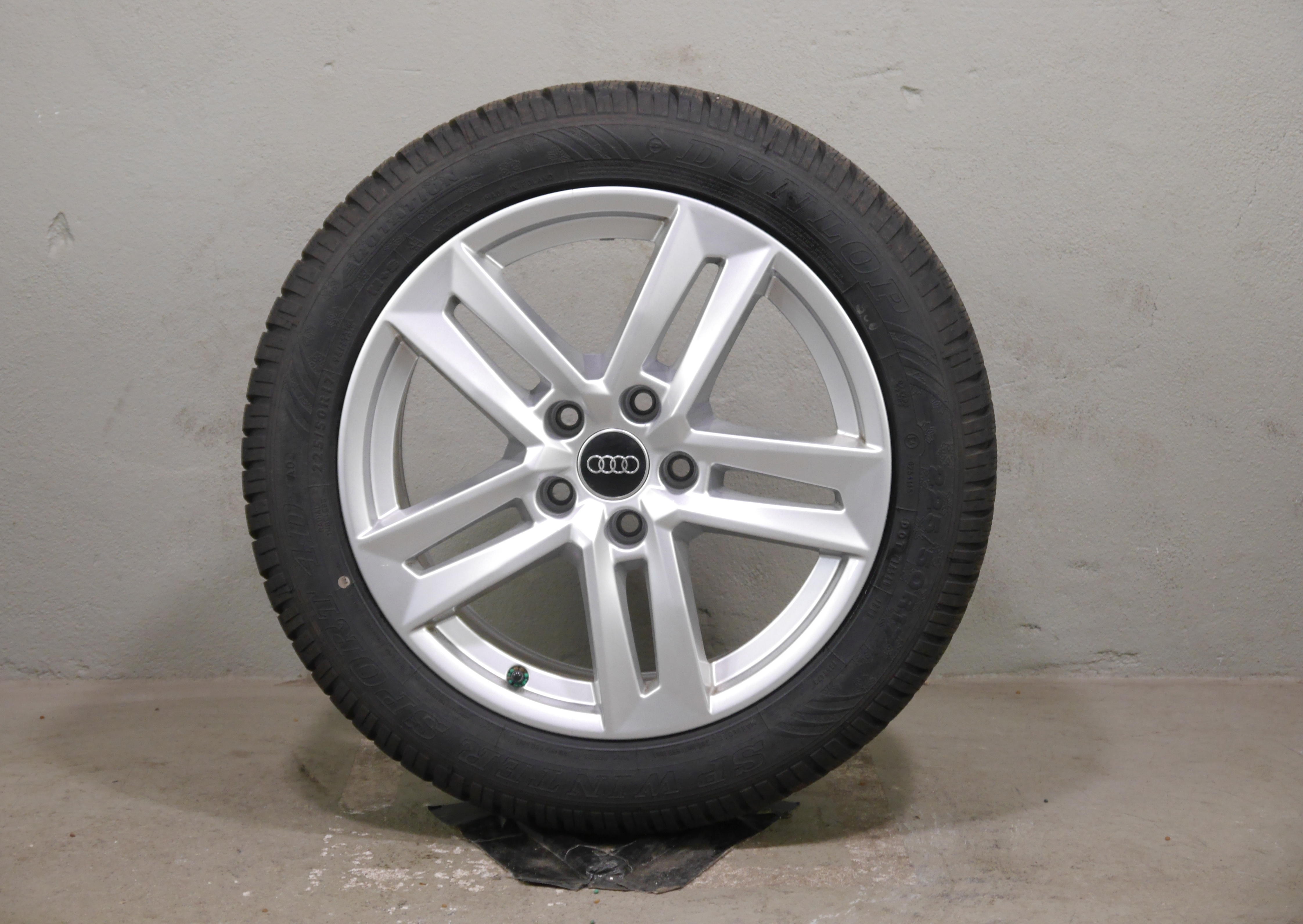 Audi A4 Avant Aluradsatz – Winter 225/50 R17 98H (AO) – 8W0601025P
