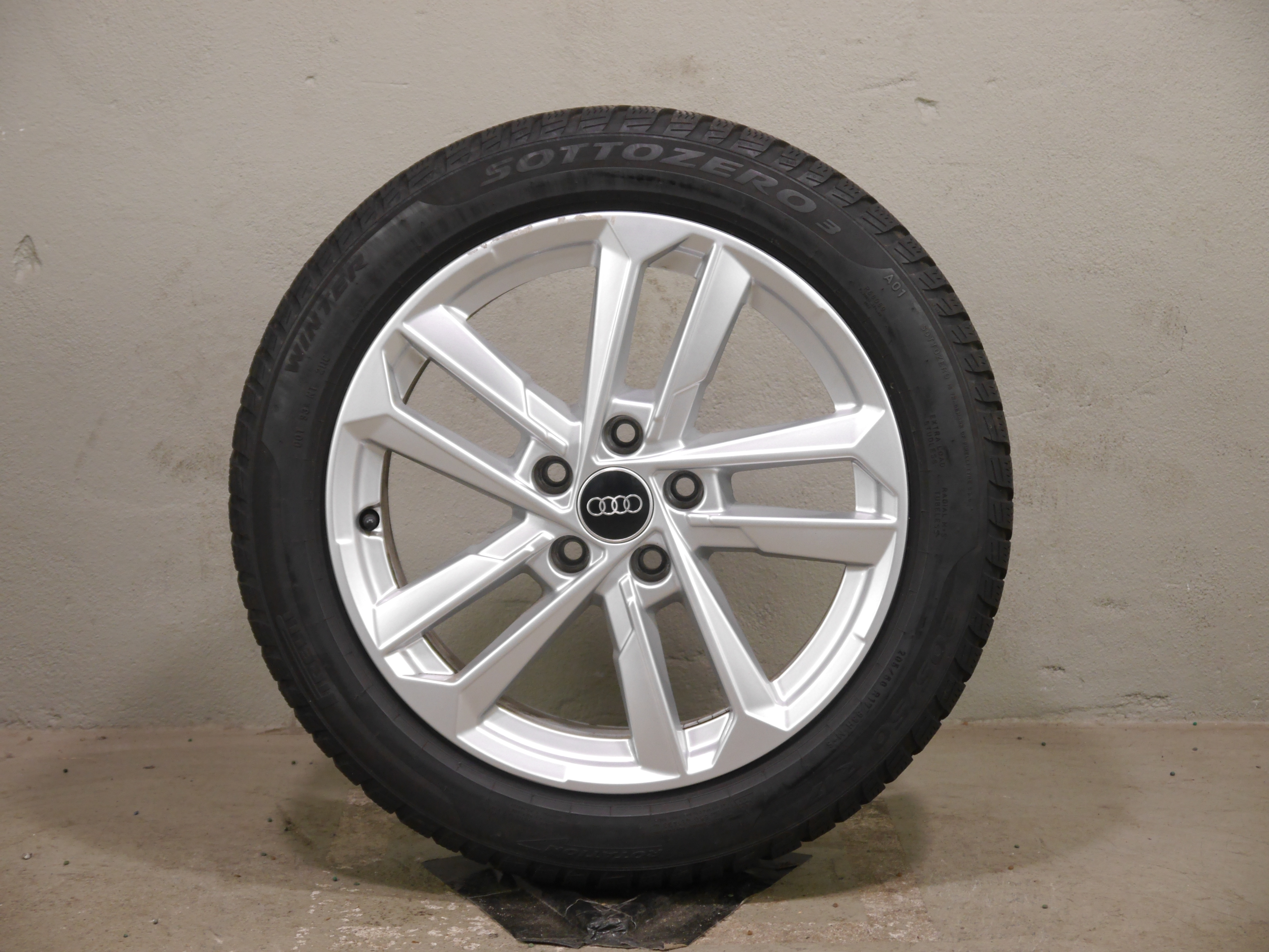 Audi A3 Sportback Aluradsatz – Winter 205/50 R17 93H (AO1) – 8Y0601025L