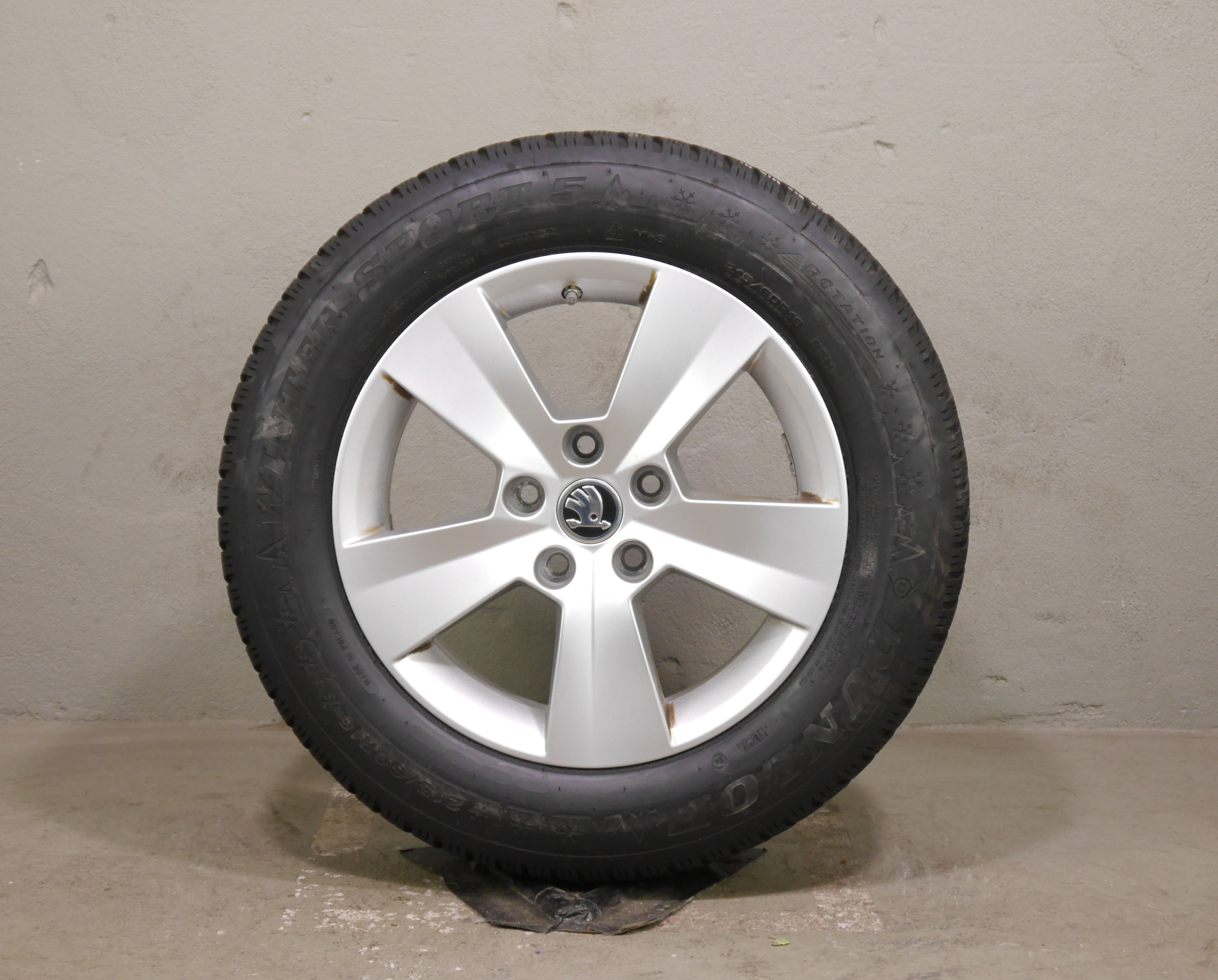 ŠKODA Superb (3V) Aluradsatz – Winter 215/60 R16 95H  – 3V0601025AC - RDKS