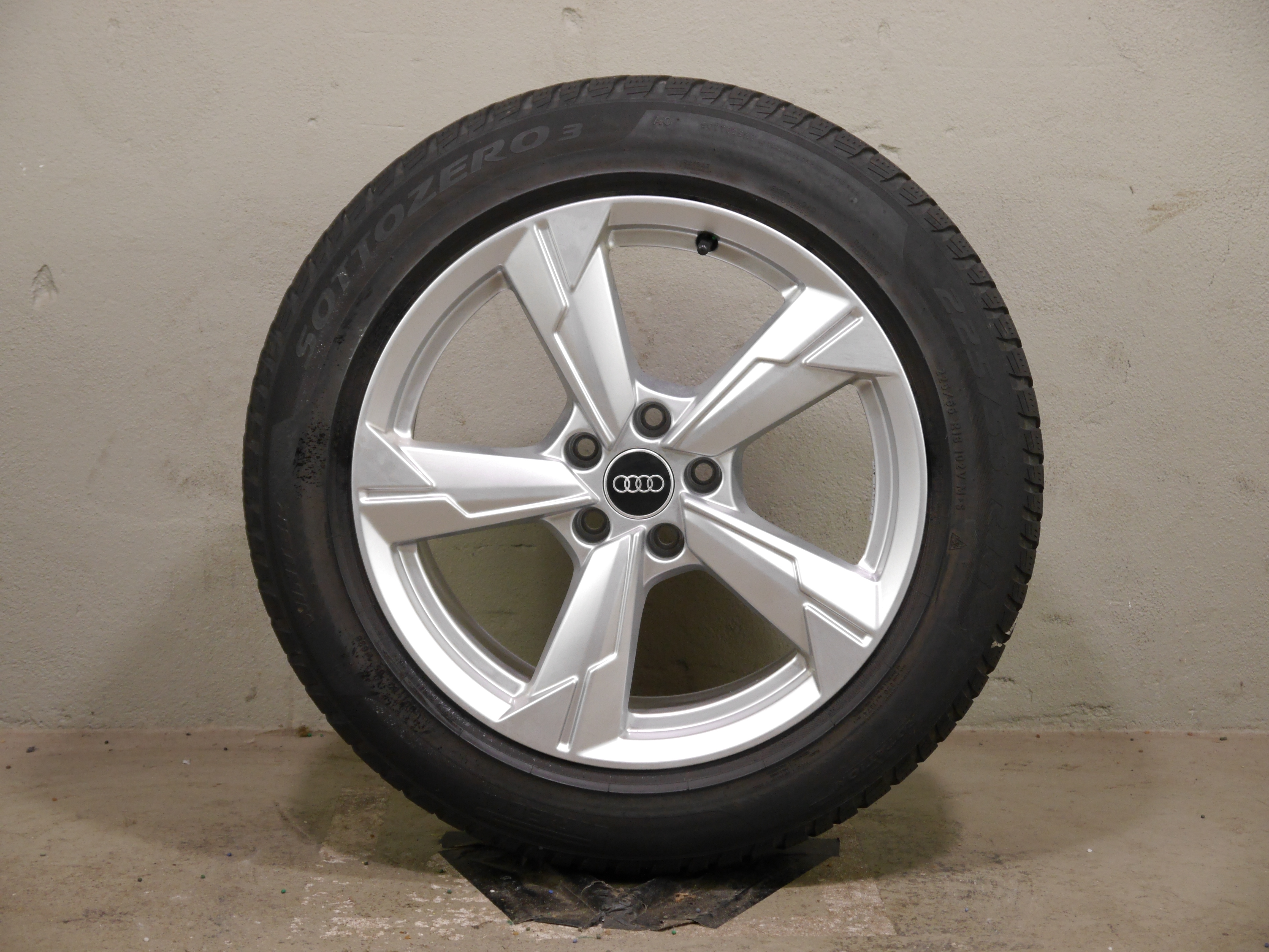 Audi A6 Avant Aluradsatz – Winter 225/55 R18 102V (AO) – 4K0601025DS