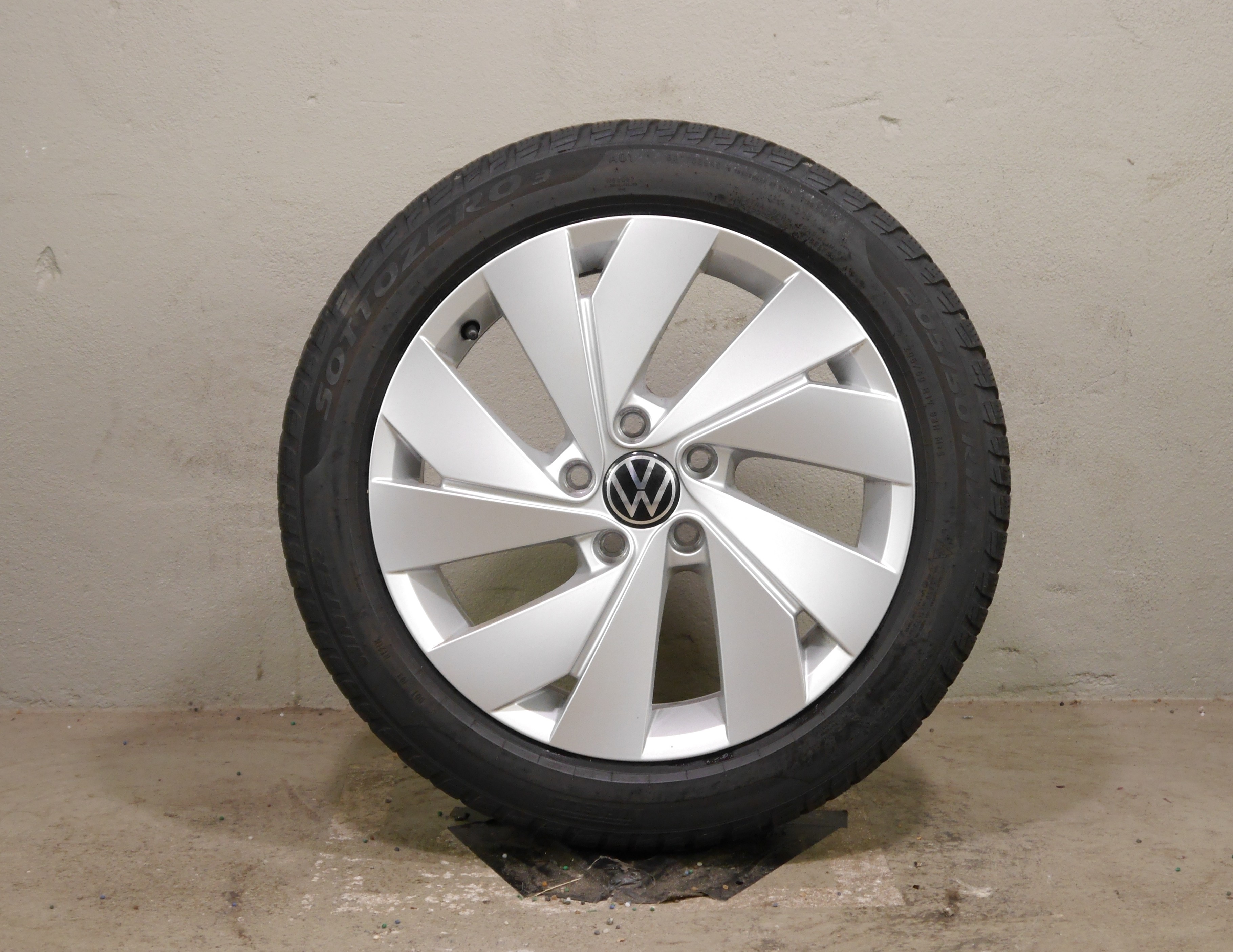 VW Golf Aluradsatz – Winter 205/50 R17 93H – 5H0601025B