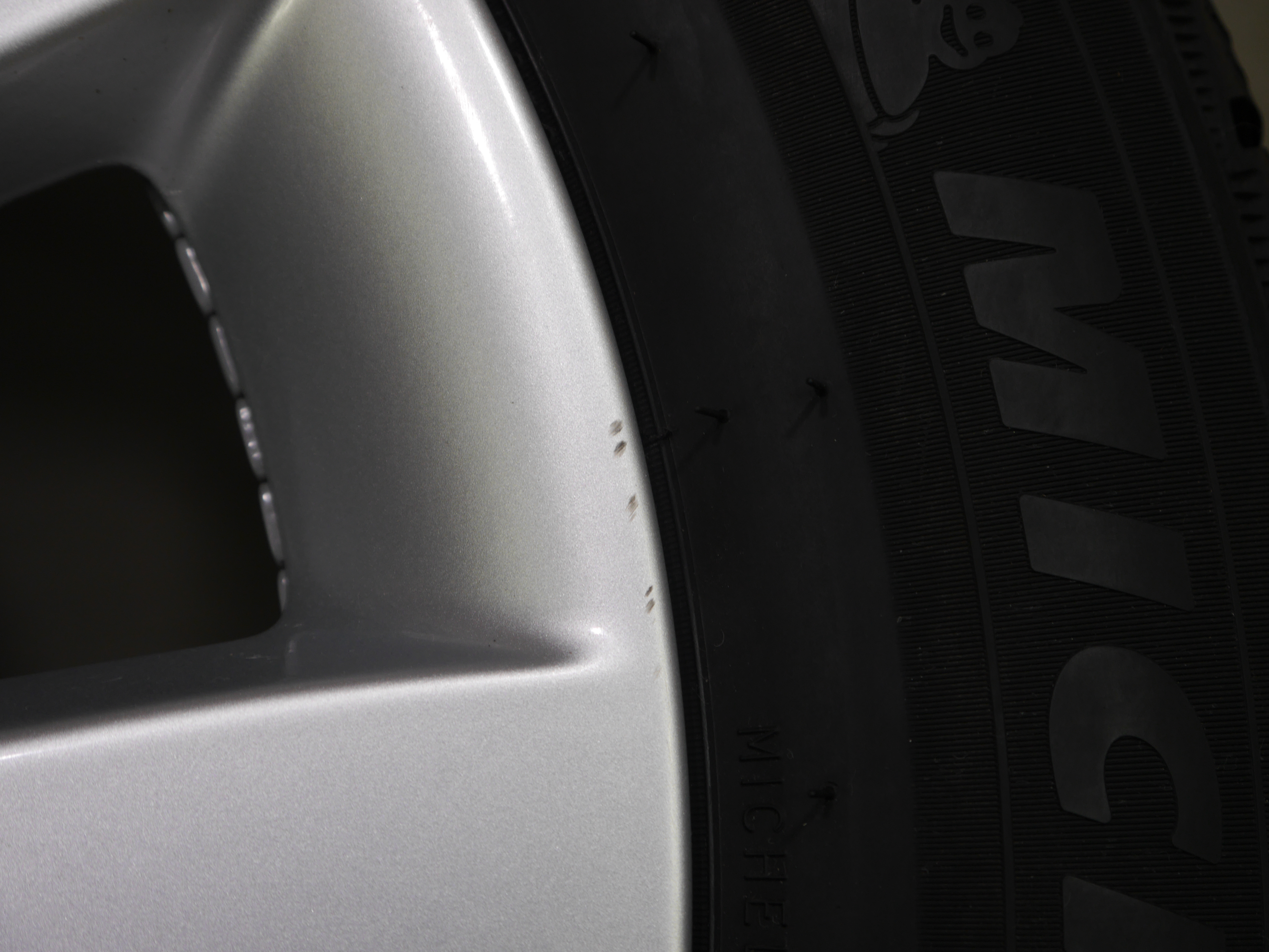 Audi A6 Aluradsatz – Winter 225/55 R17 101V – 4G0601025BH