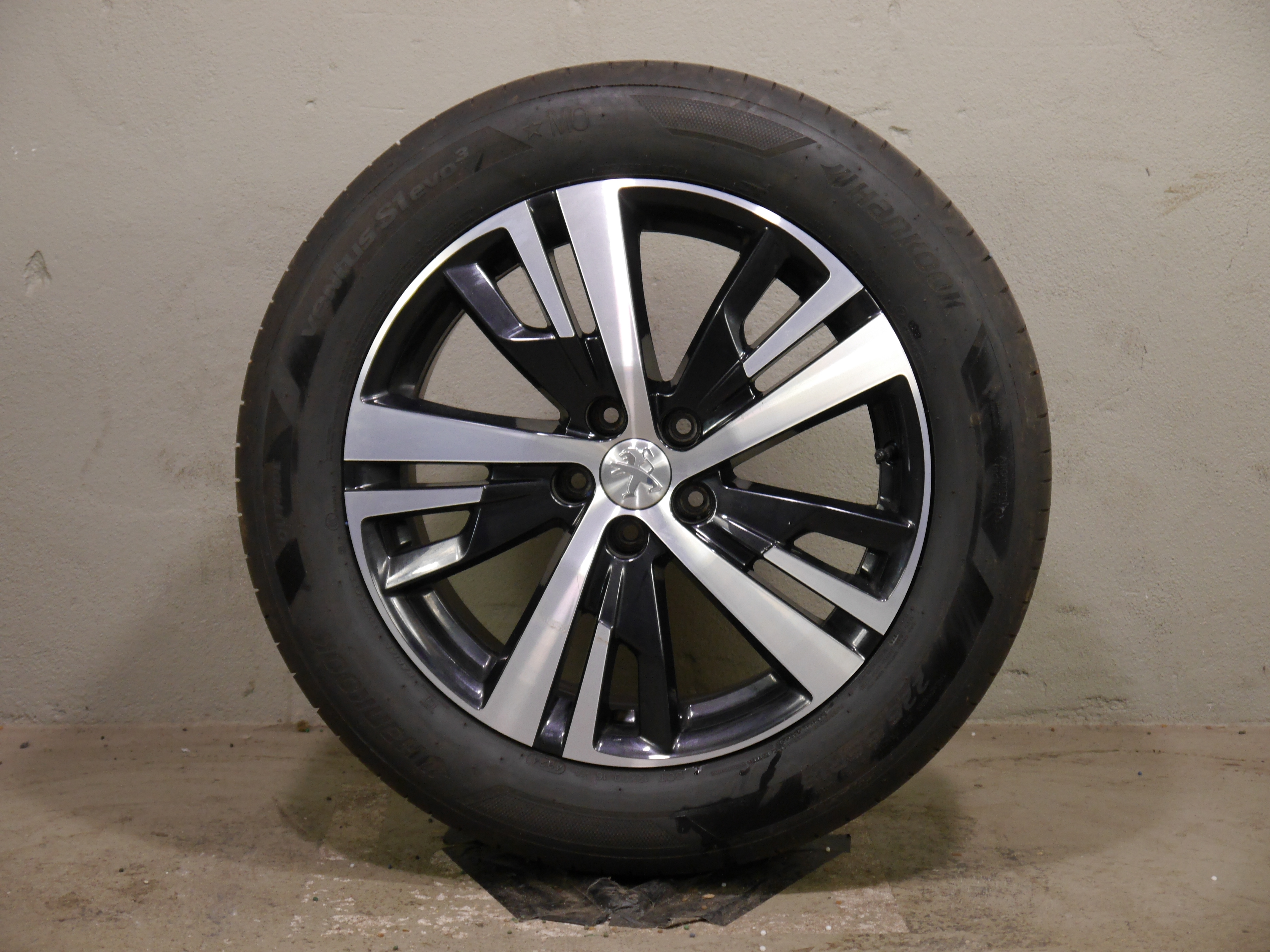 Peugeot 3008 II Aluradsatz – Winter 7,5Jx18 ET49 5x108 – 9809687377
