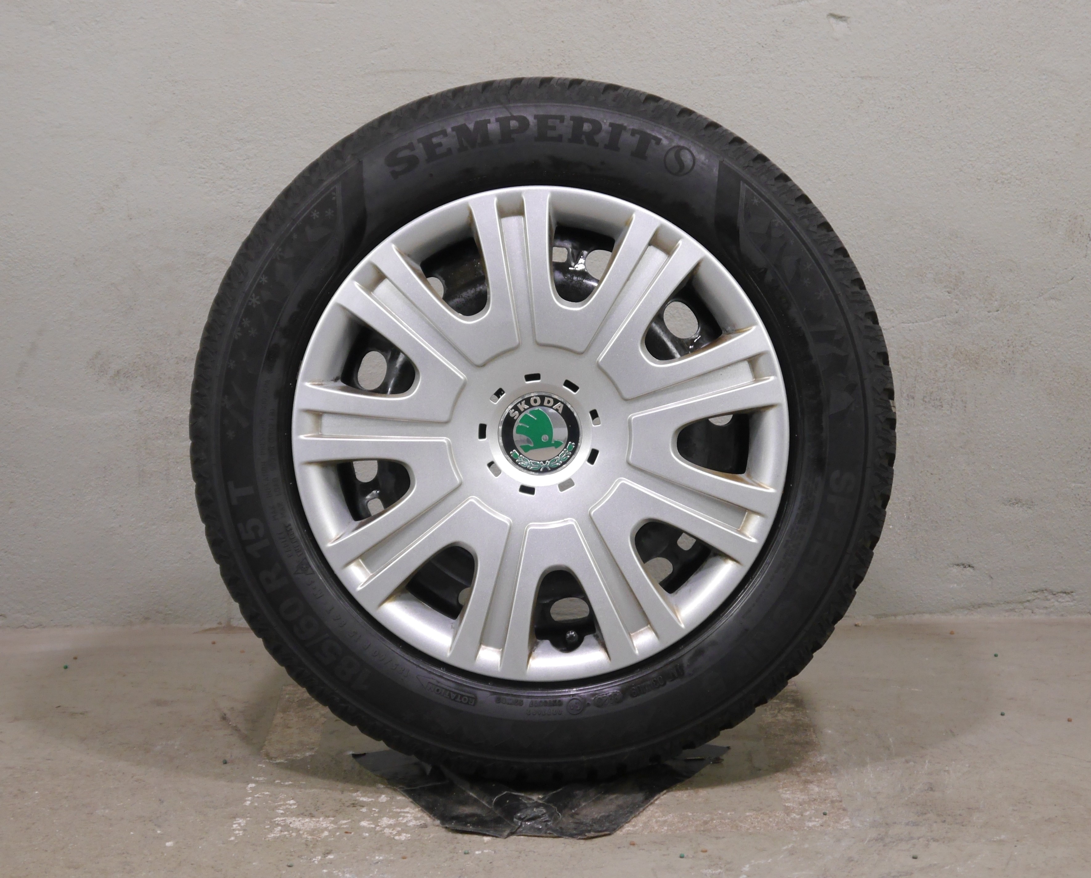 ŠKODA Fabia NJ  - Polo 6C  Stahlradsatz – Winter 185/60 R15 88T (AO) – 6C0601027F/G