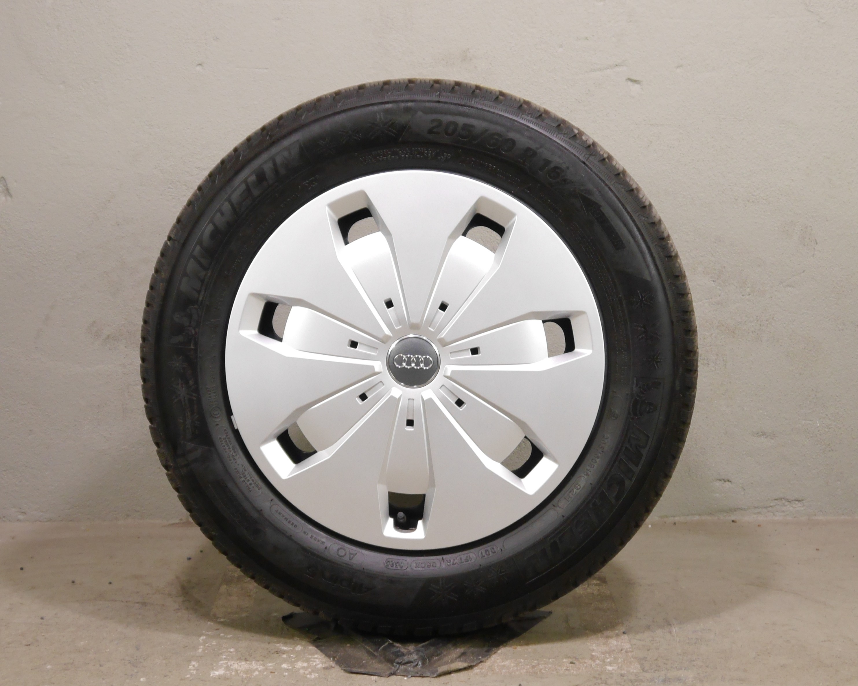 Audi Q2 Stahlradsatz – Winter 205/60 R16 92H (AO) – 5Q0601027CJ