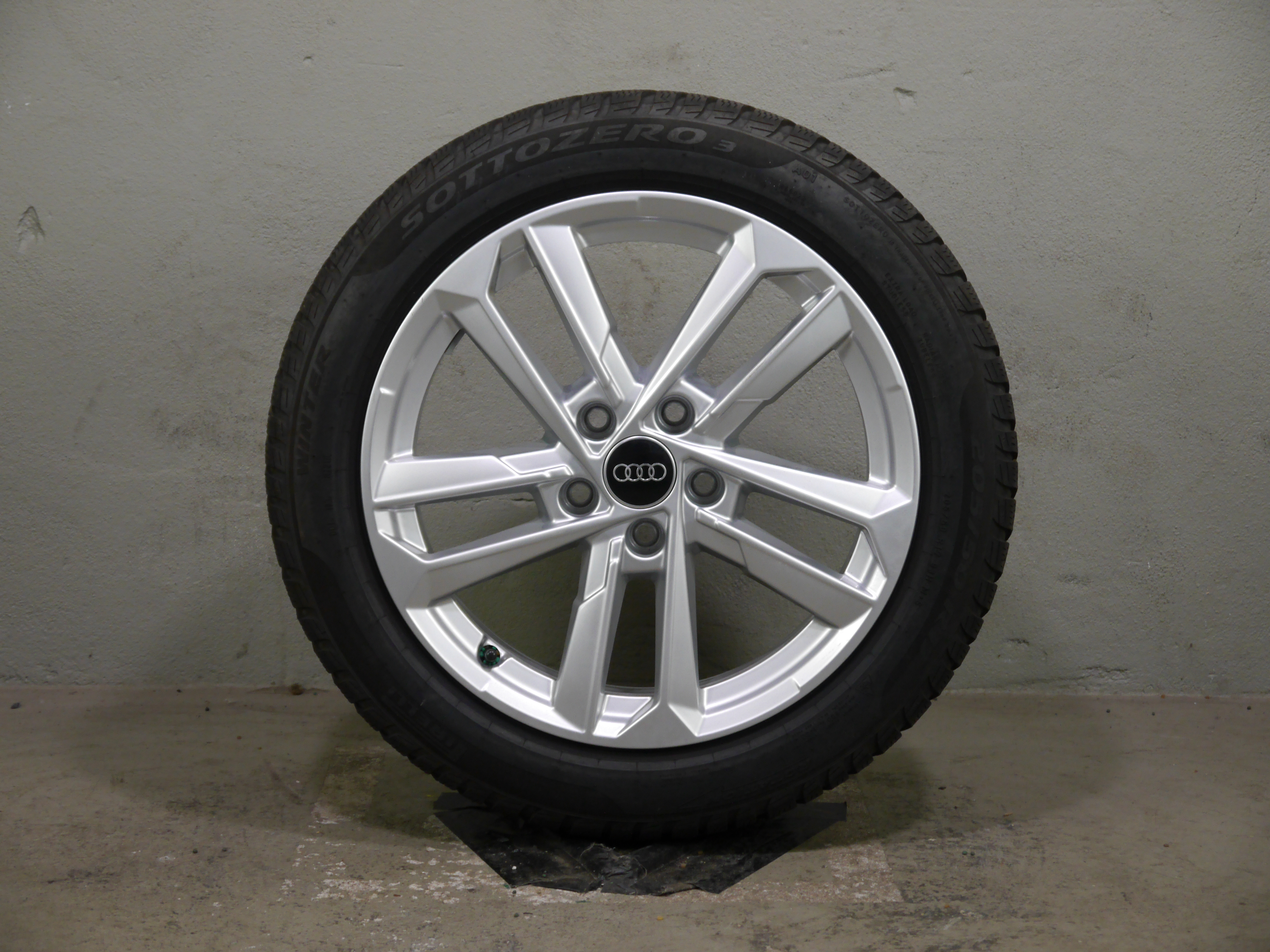 Audi A3 Limousine (8Y) Aluradsatz – Winter 205/50 R17 93H (AO1) – 8Y0601025L