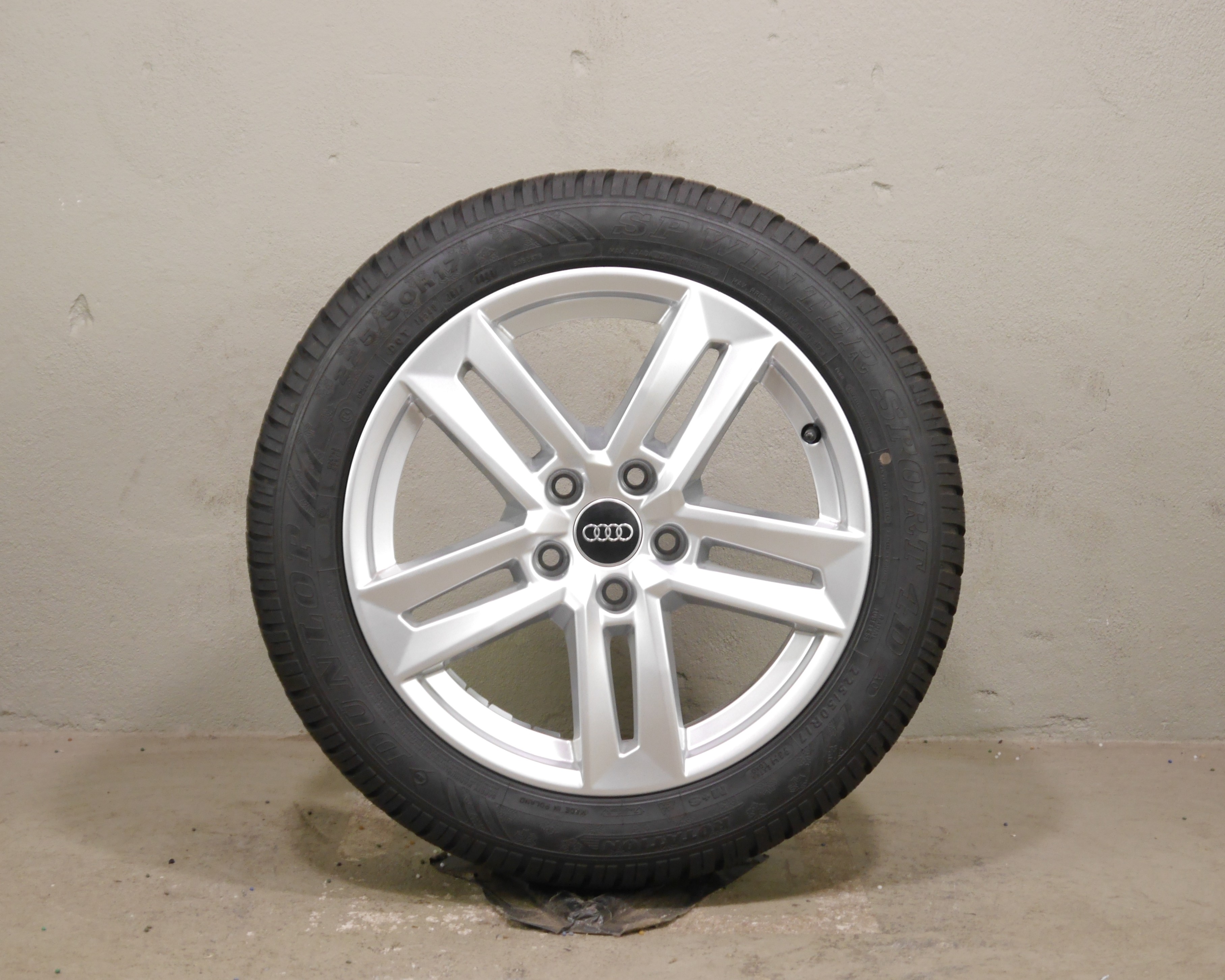 Audi A4 Avant Aluradsatz – Winter 225/50 R17 98H – 8W0601025P