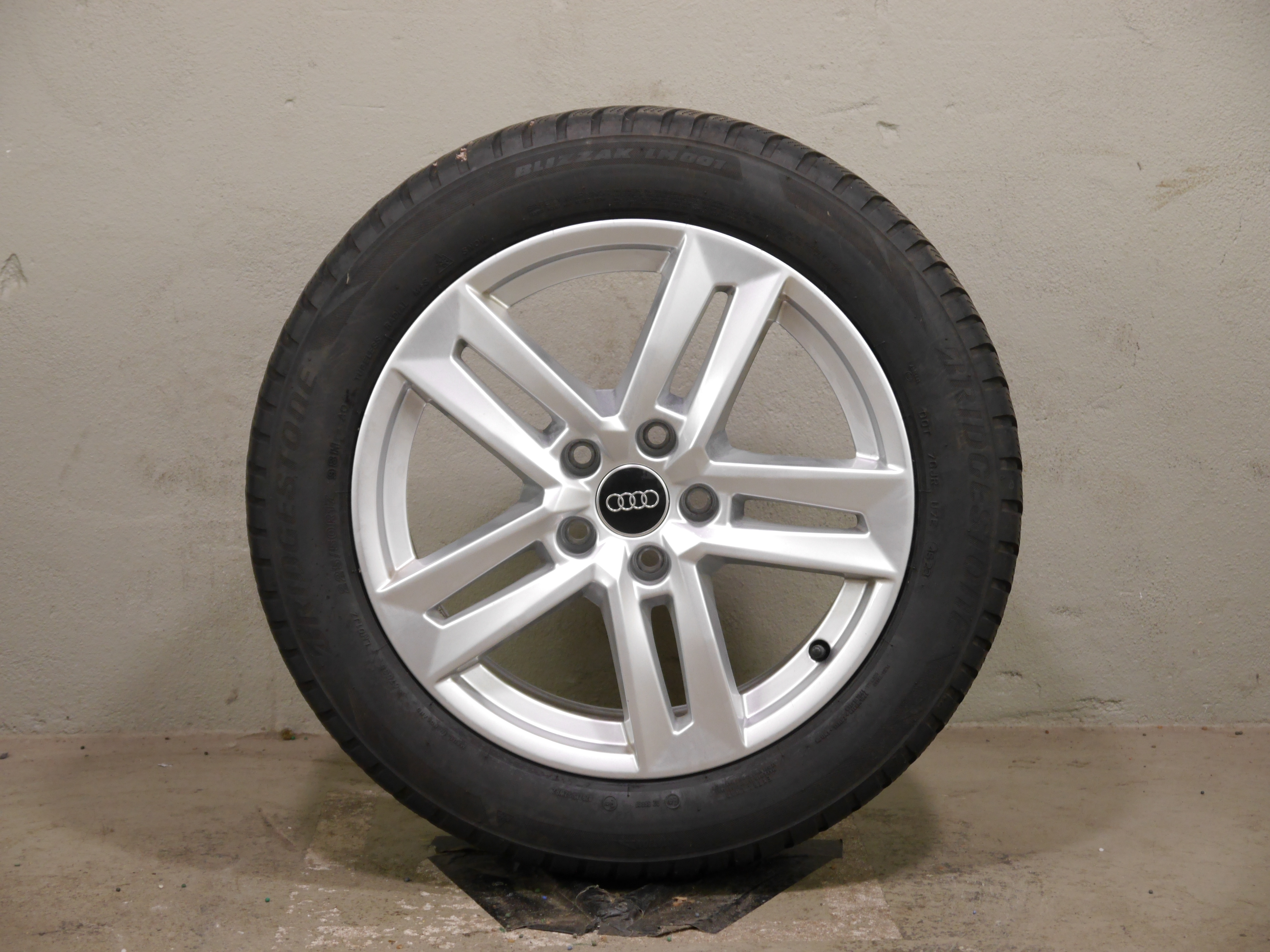 Audi A4 (8W) Aluradsatz – Winter 225/50 R17 98H – 8W0601025P