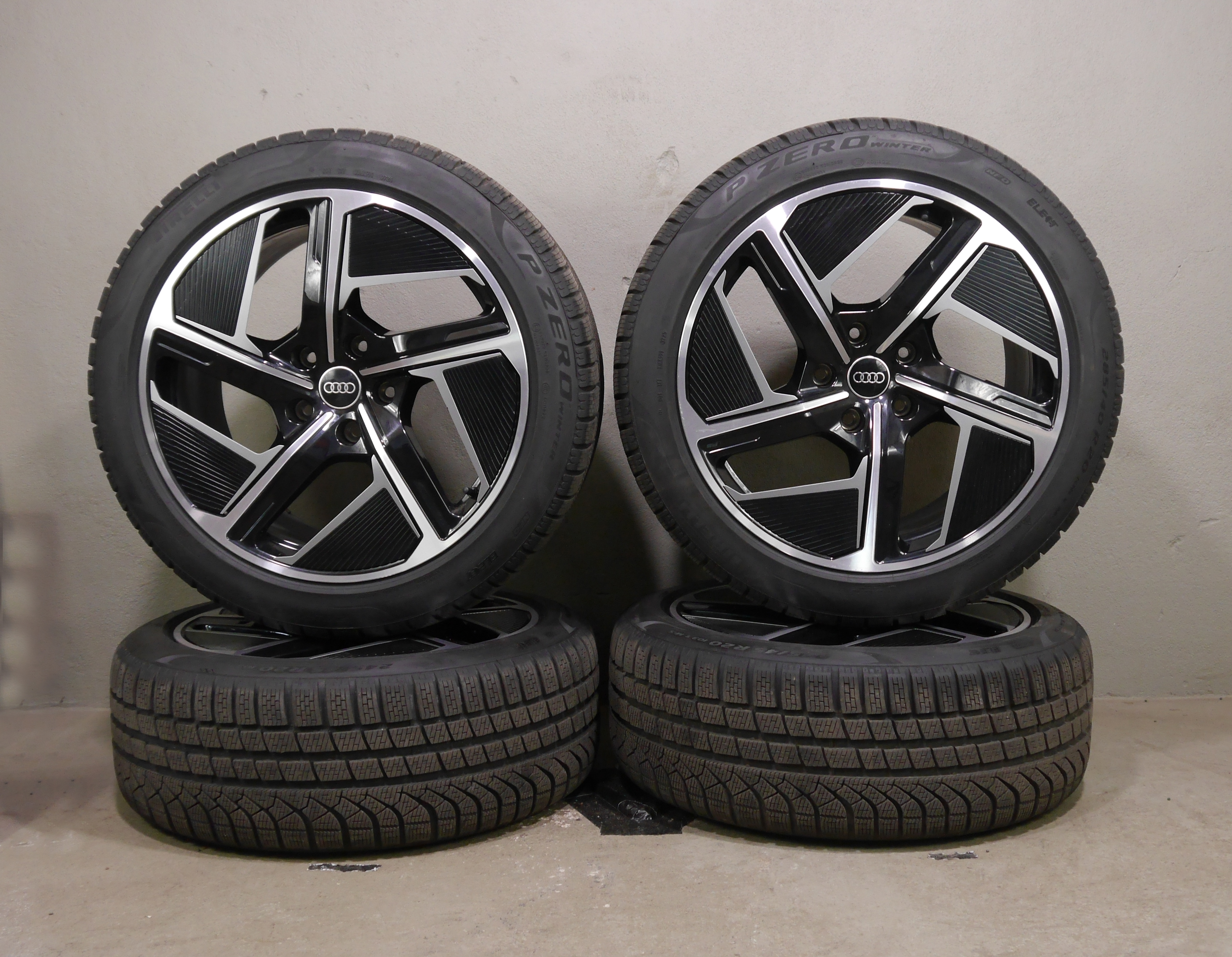 Audi RS e-tron GT Aluradsatz – Winter 245/45 R20 103V, 285/40 R20 108V (NF0,RDKS) 4J3601025F/H