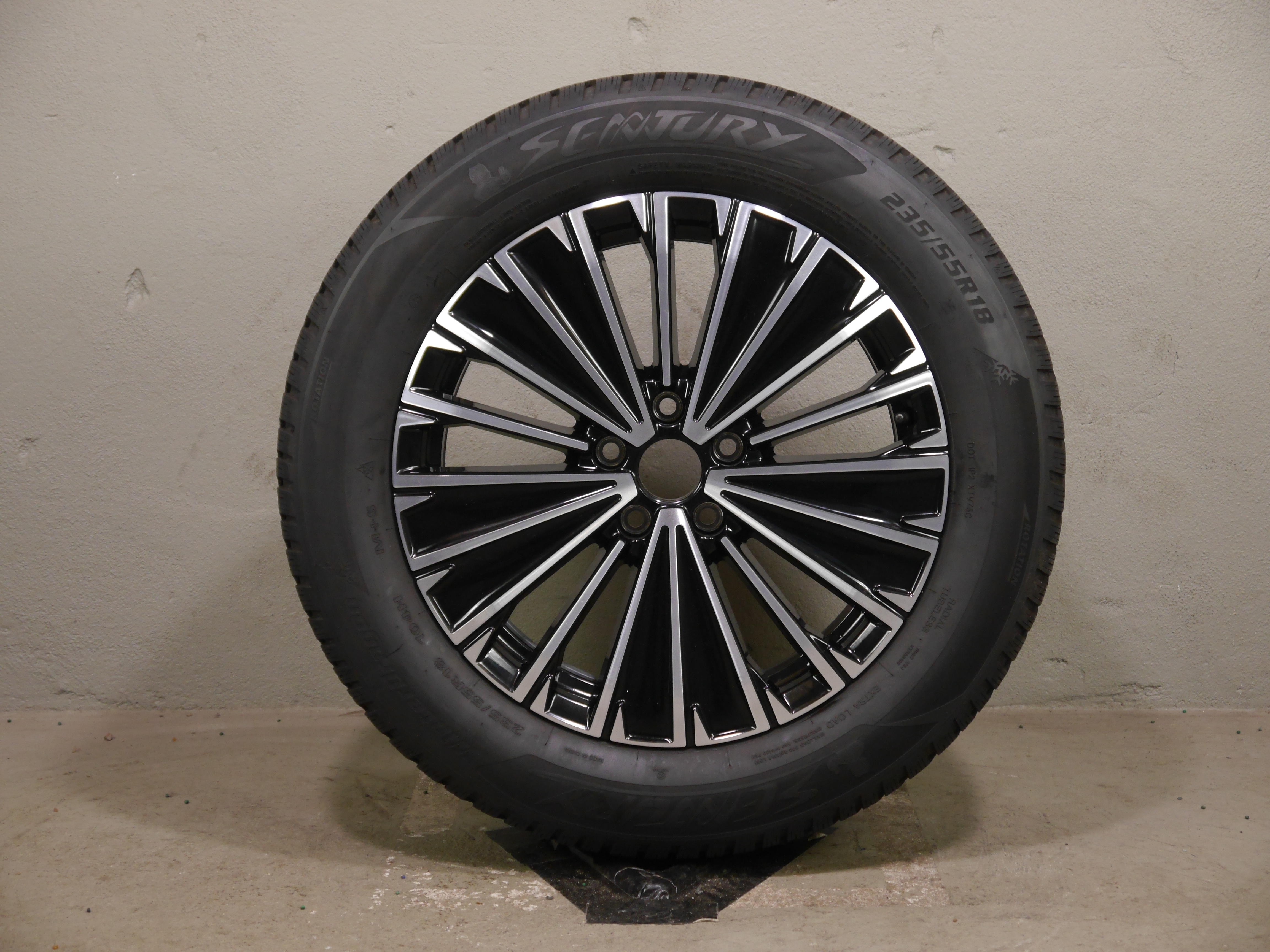 VW Tiguan Aluradsatz – Winter 235/55 R18 104H – 571601025K