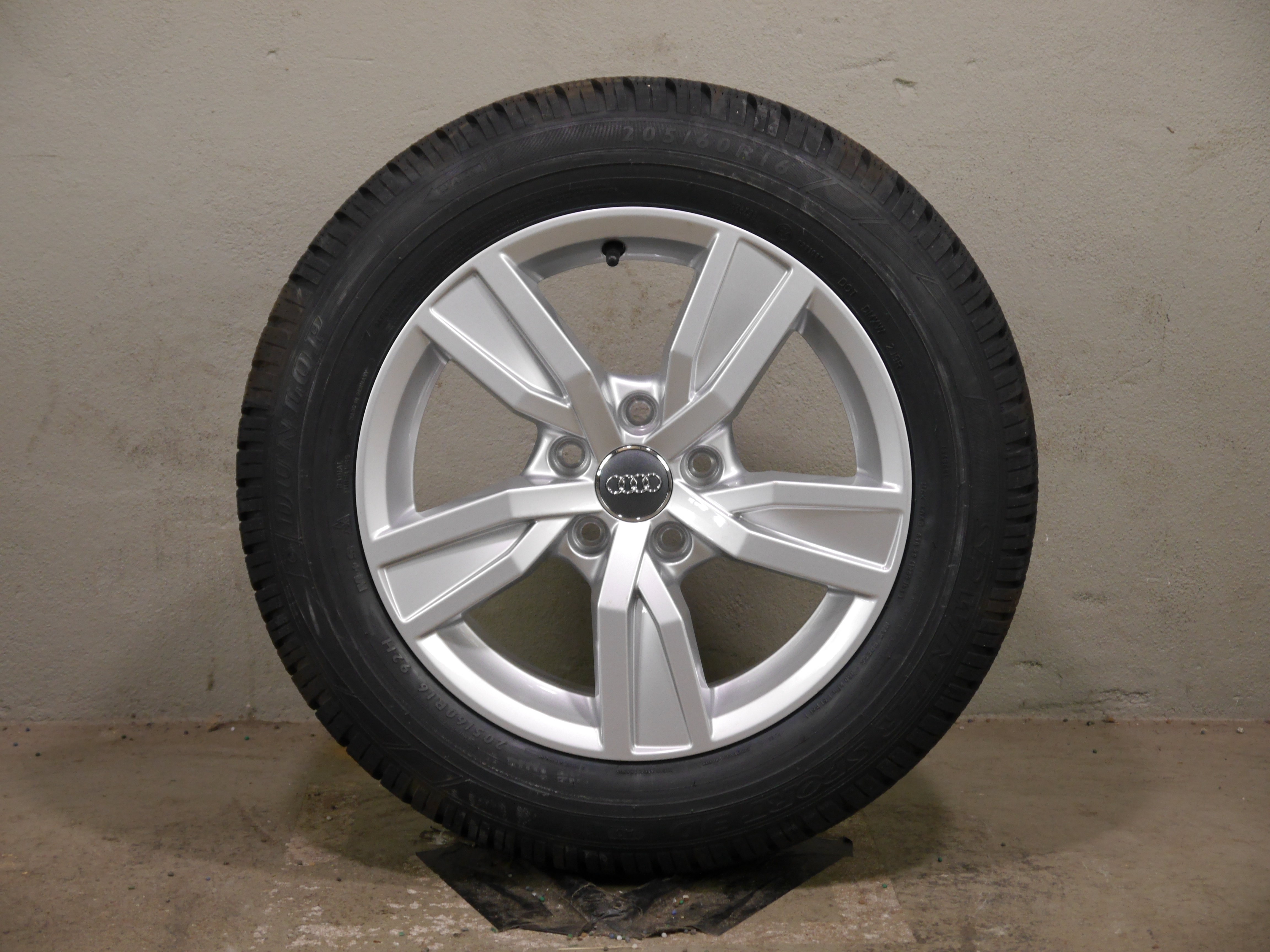 Audi A4 Aluradsatz – Winter 205/60 R16 92H – 8W0601025A