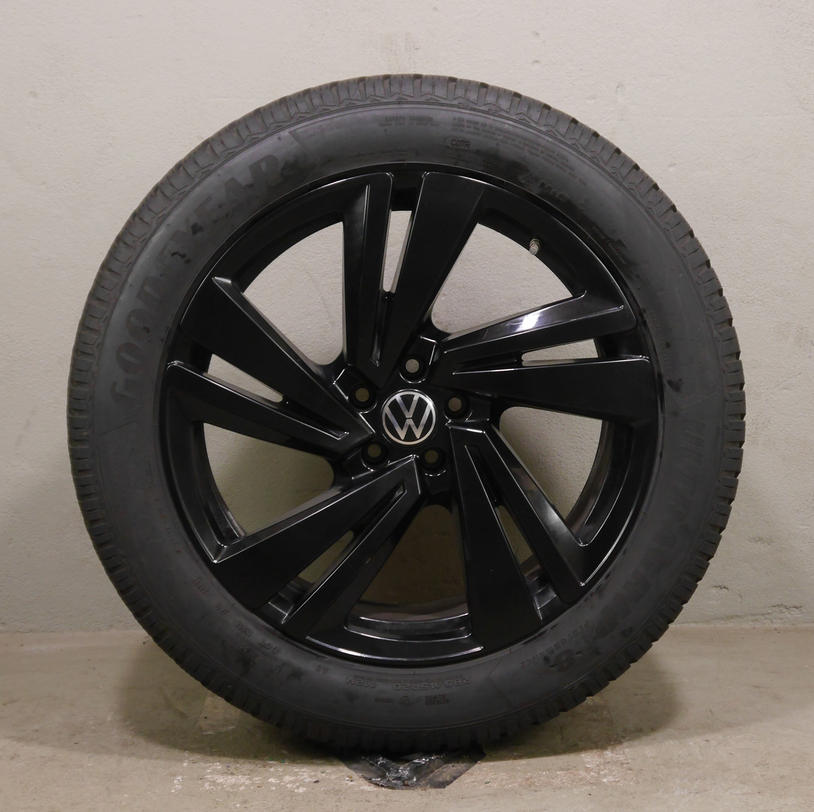 Volkswagen Touareg Aluradsatz – Winter 285/45 R20 112V – 760601025S mit RDKS