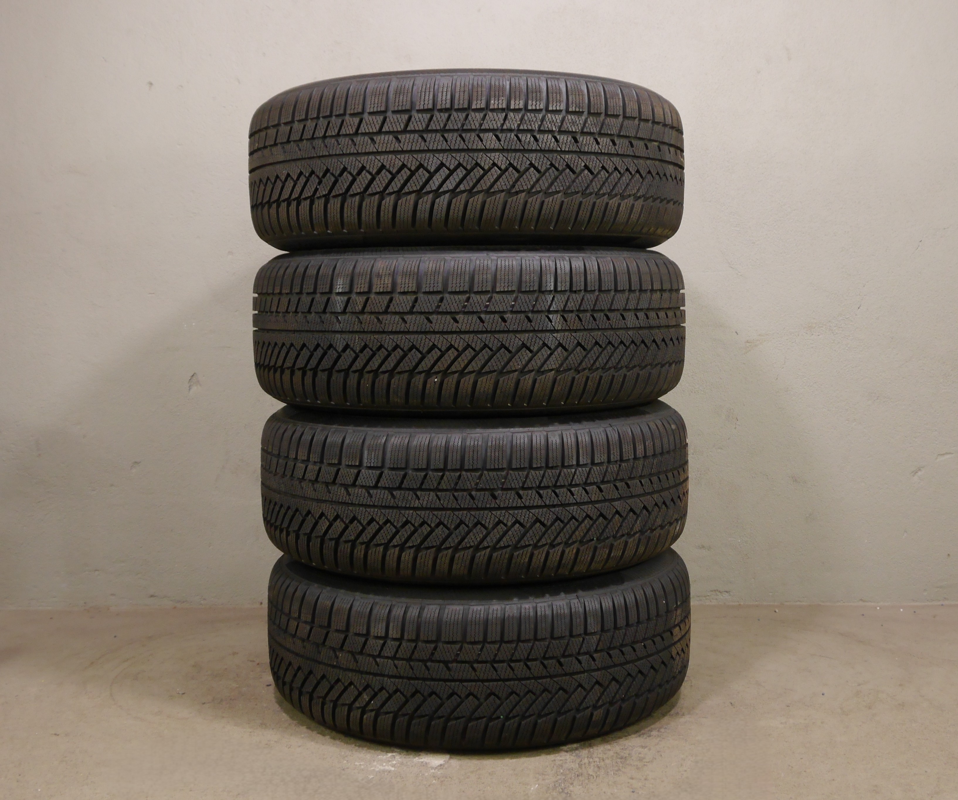 Audi A7 (4K) Sportback Aluradsatz – Winter 255/40 R20 101W (AO) – 4K8601025BH