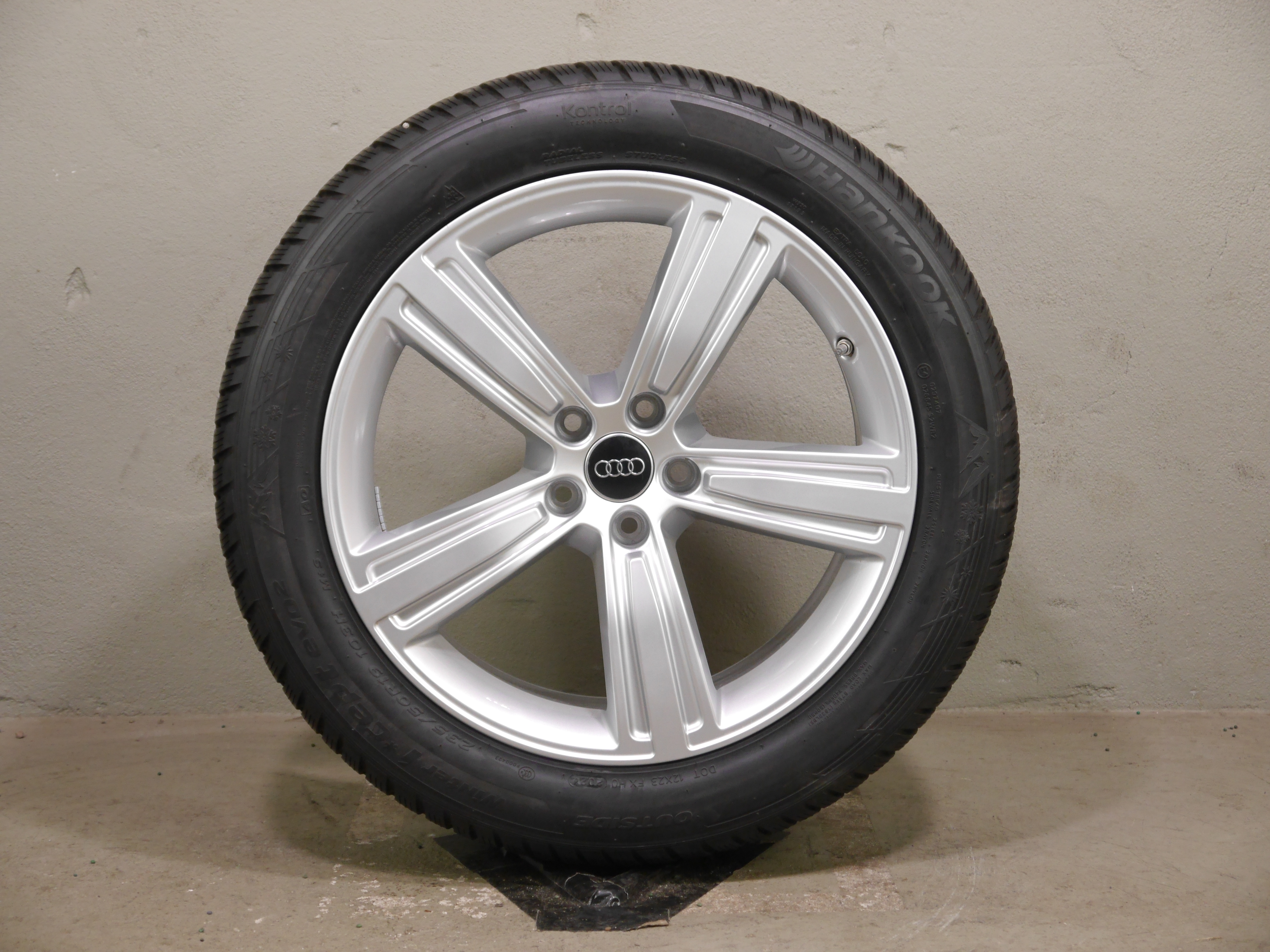 Audi A8 Aluradsatz – Winter 235/50 R19 103H – 4N0601025J  RDKS