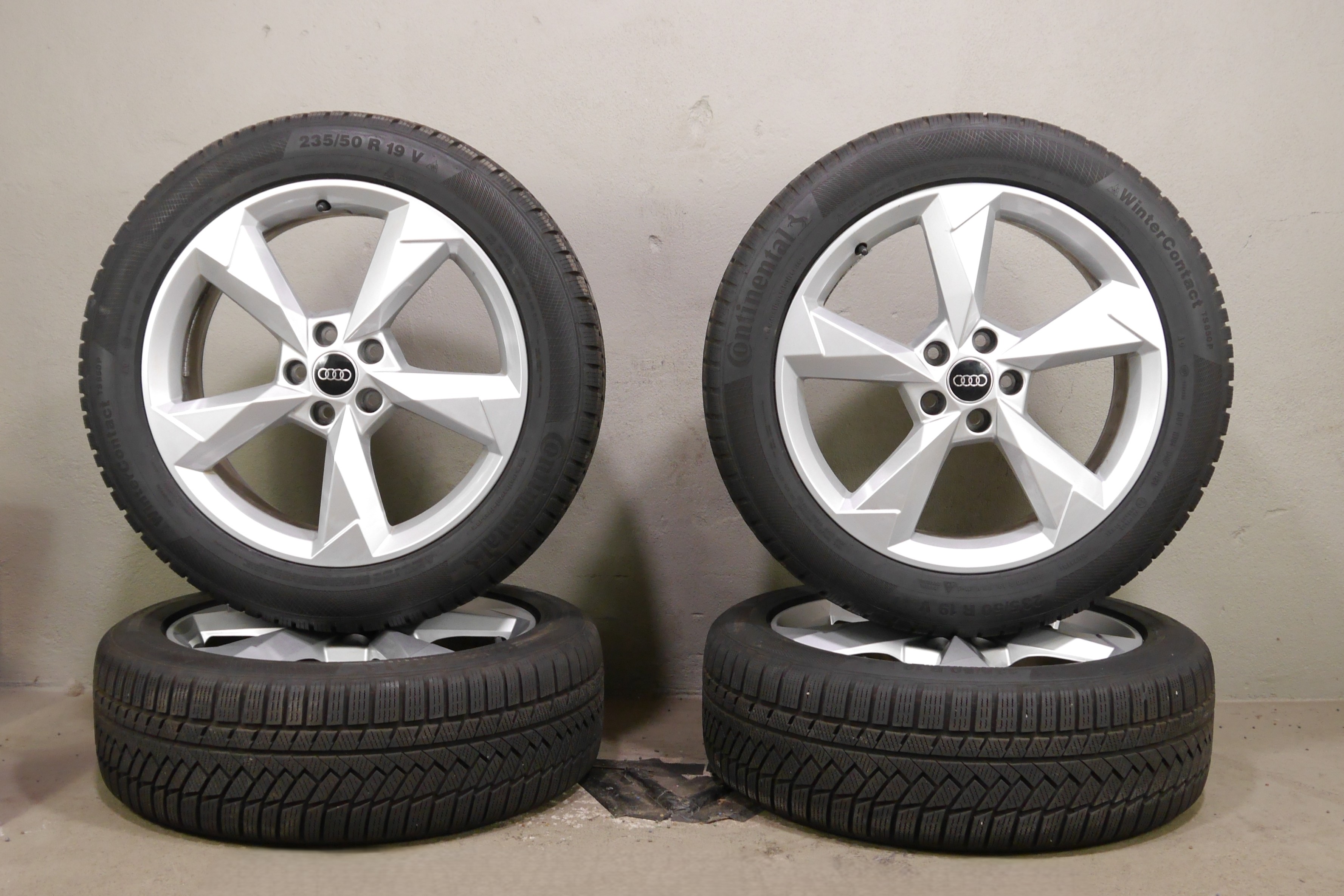 Audi Q3 (F3) Aluradsatz – Winter 235/50 R19 99V (AO) – 83A601025N