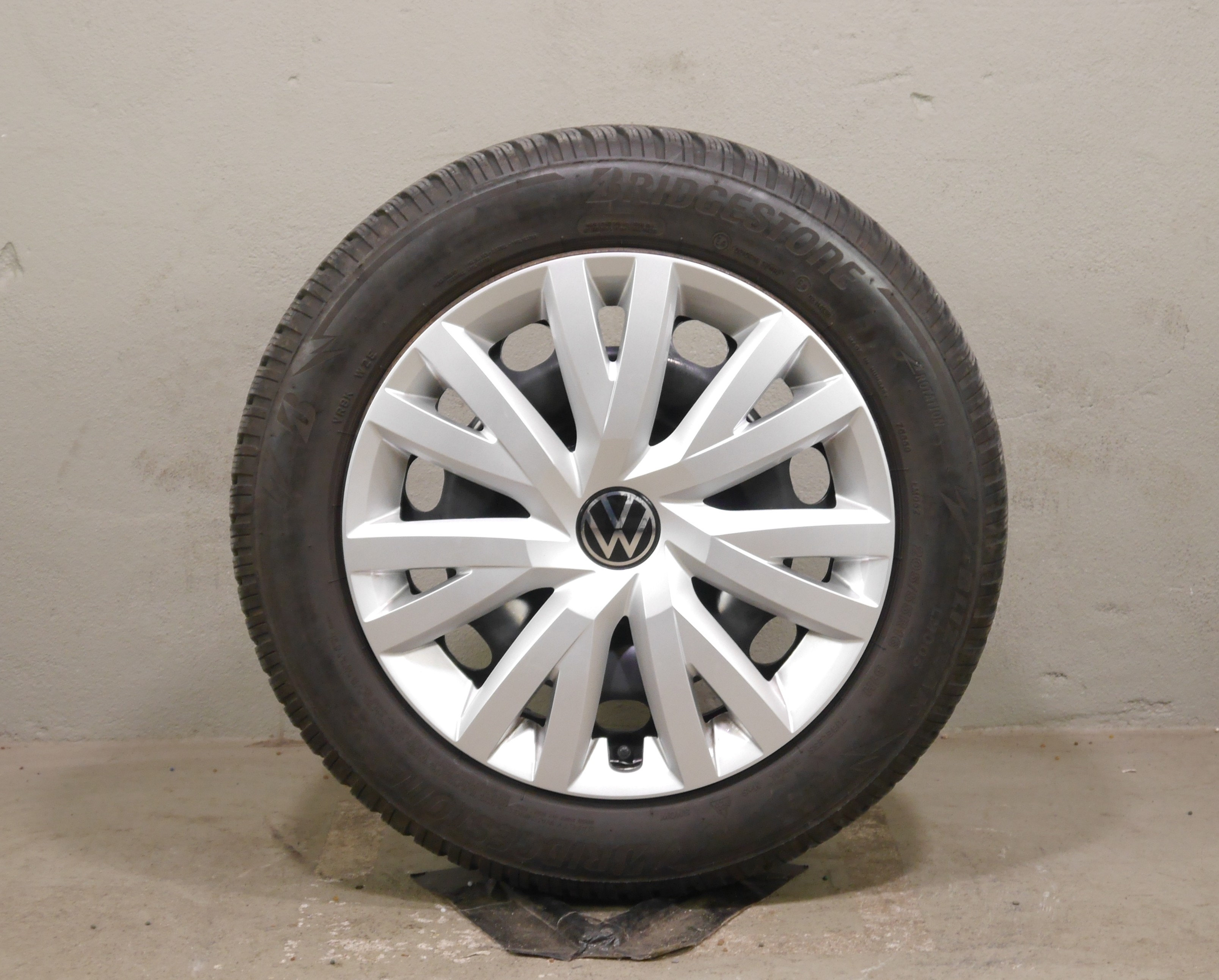 VW Golf (CD) Stahlradsatz – Winter 205/55 R16 91H – 5Q0601027BR